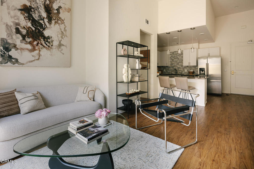 124 W Colorado Street 108