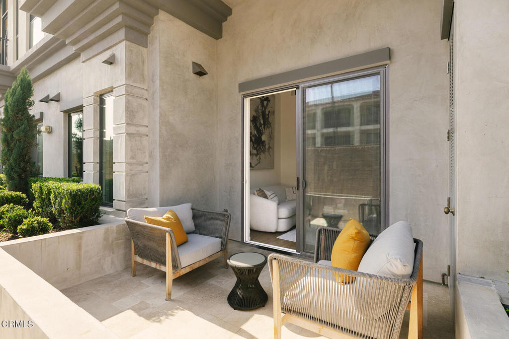 124 W Colorado Street 108