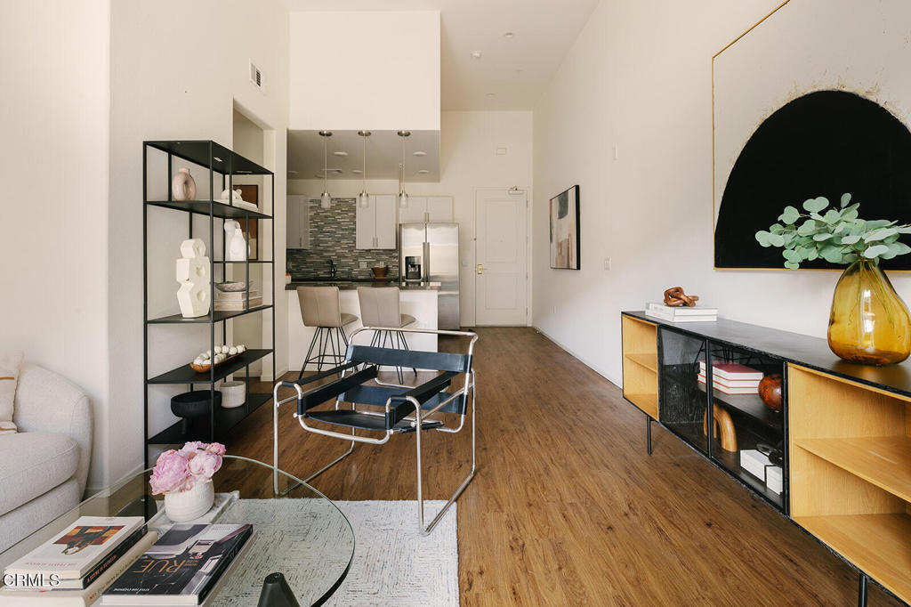 124 W Colorado Street 108