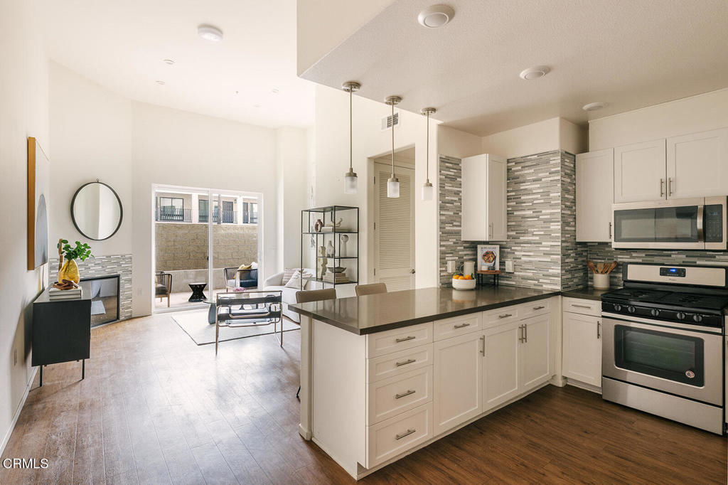 124 W Colorado Street 108