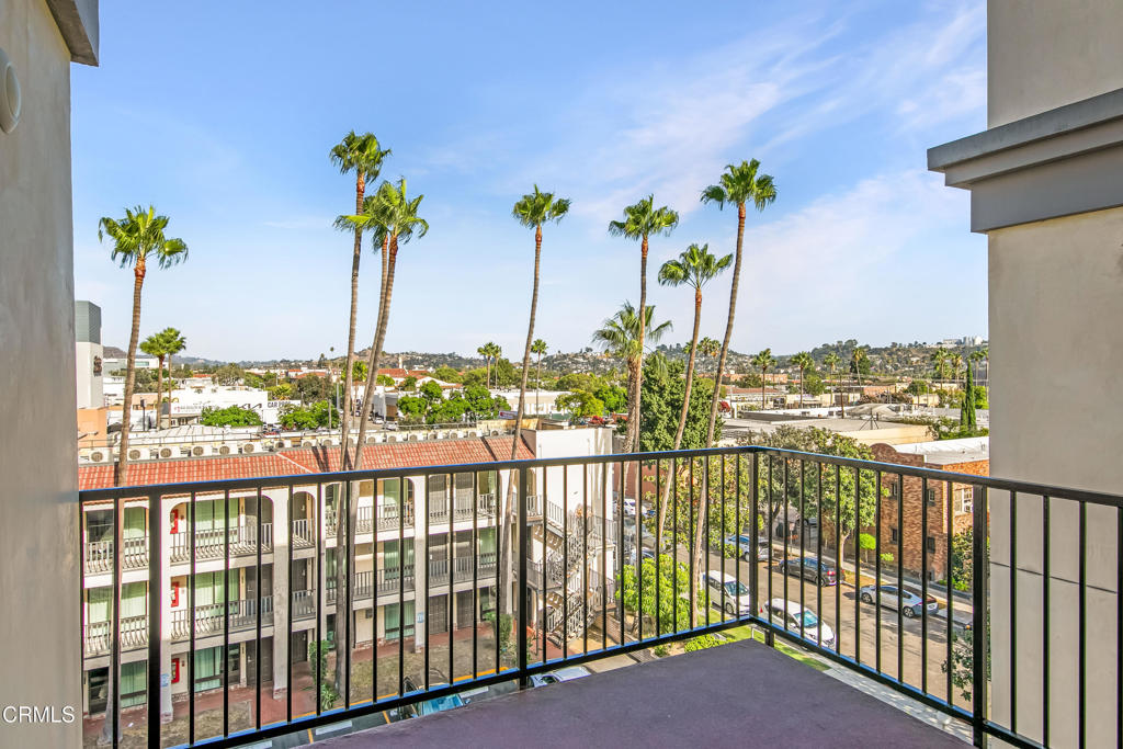 124 W Colorado Street 504