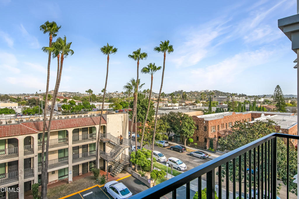 124 W Colorado Street 504