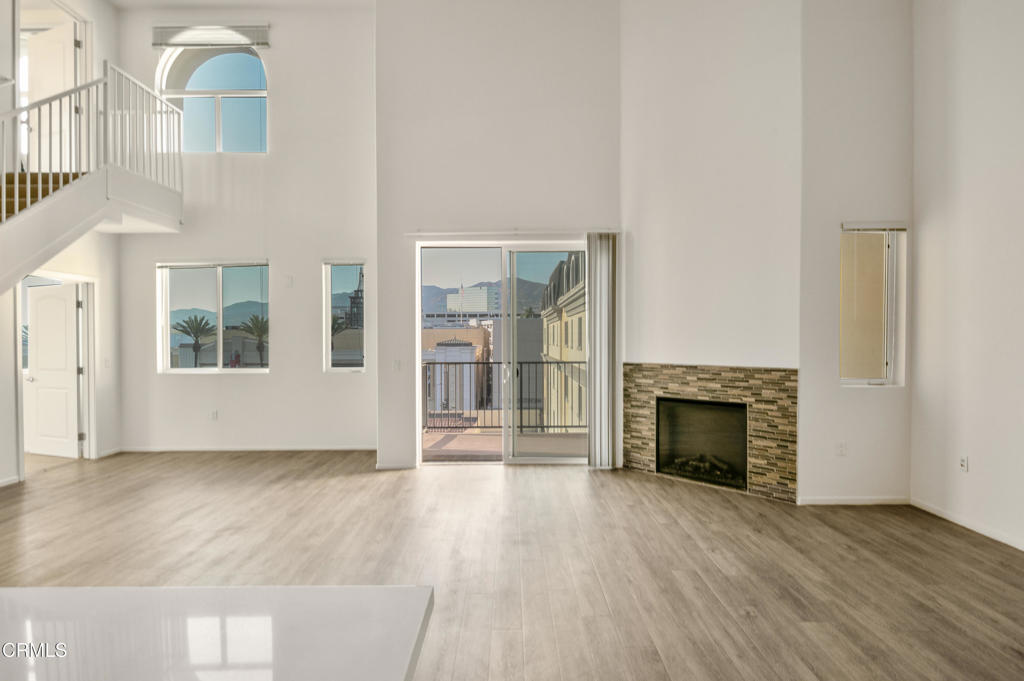 124 W Colorado Street 504