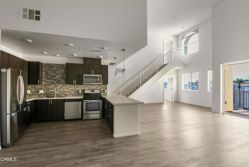 124 W Colorado Street 504