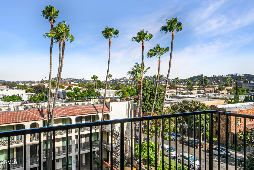 124 W Colorado Street 504