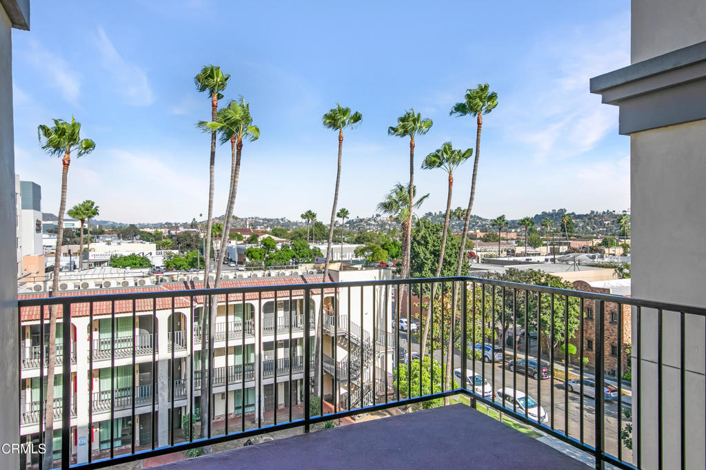 124 W Colorado Street 504