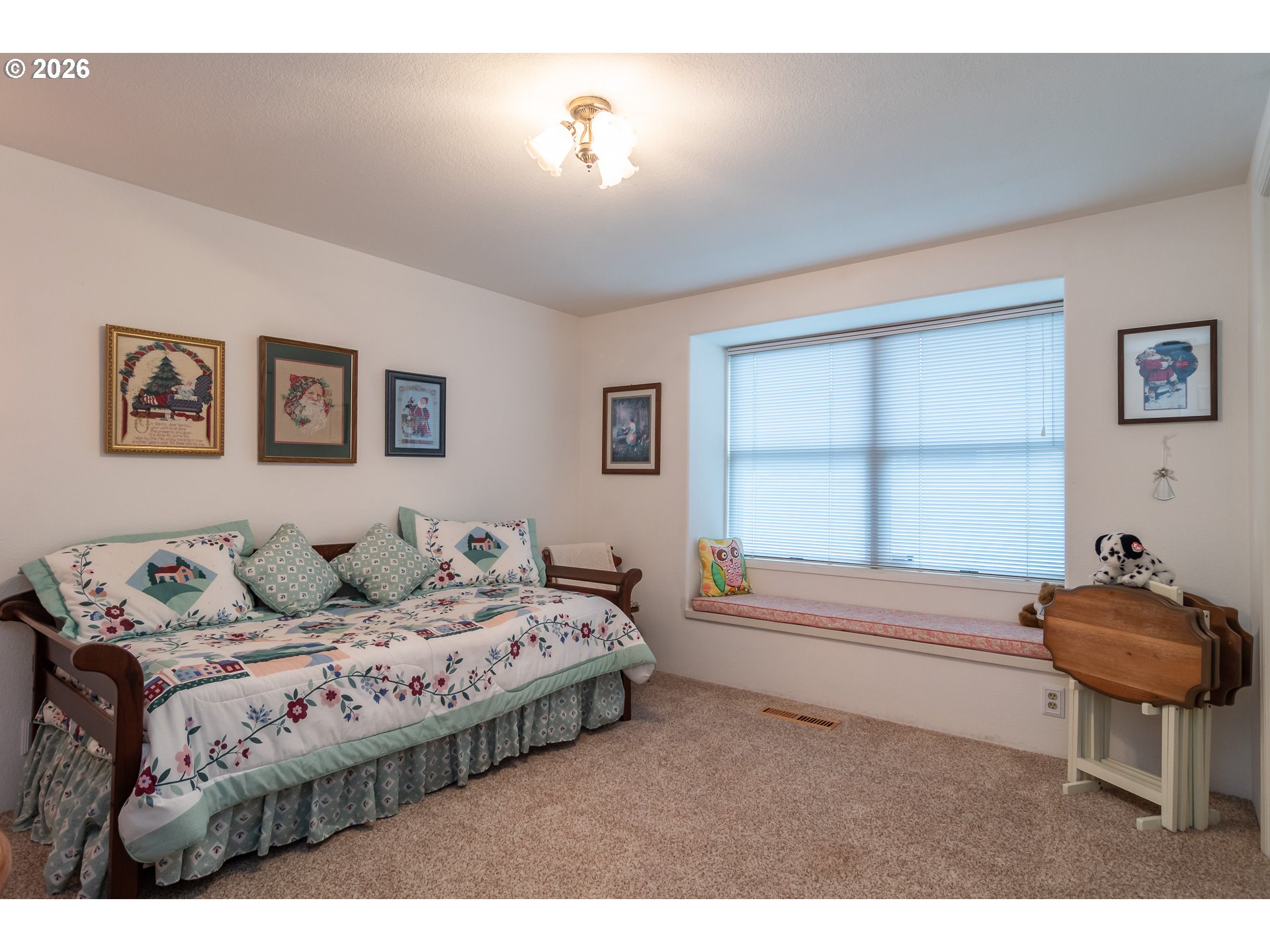 1213 NW RIVERFRONT DR