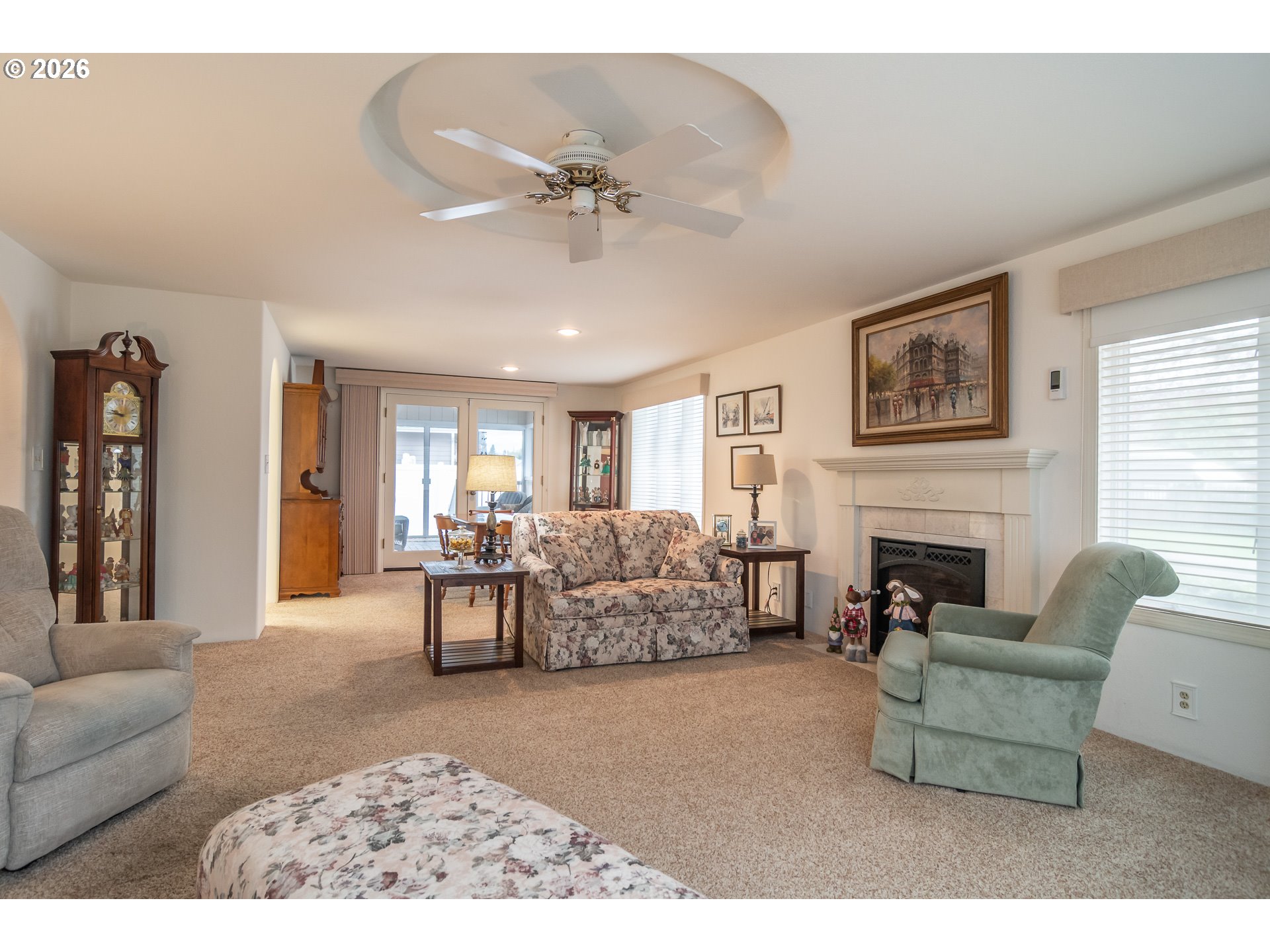 1213 NW RIVERFRONT DR