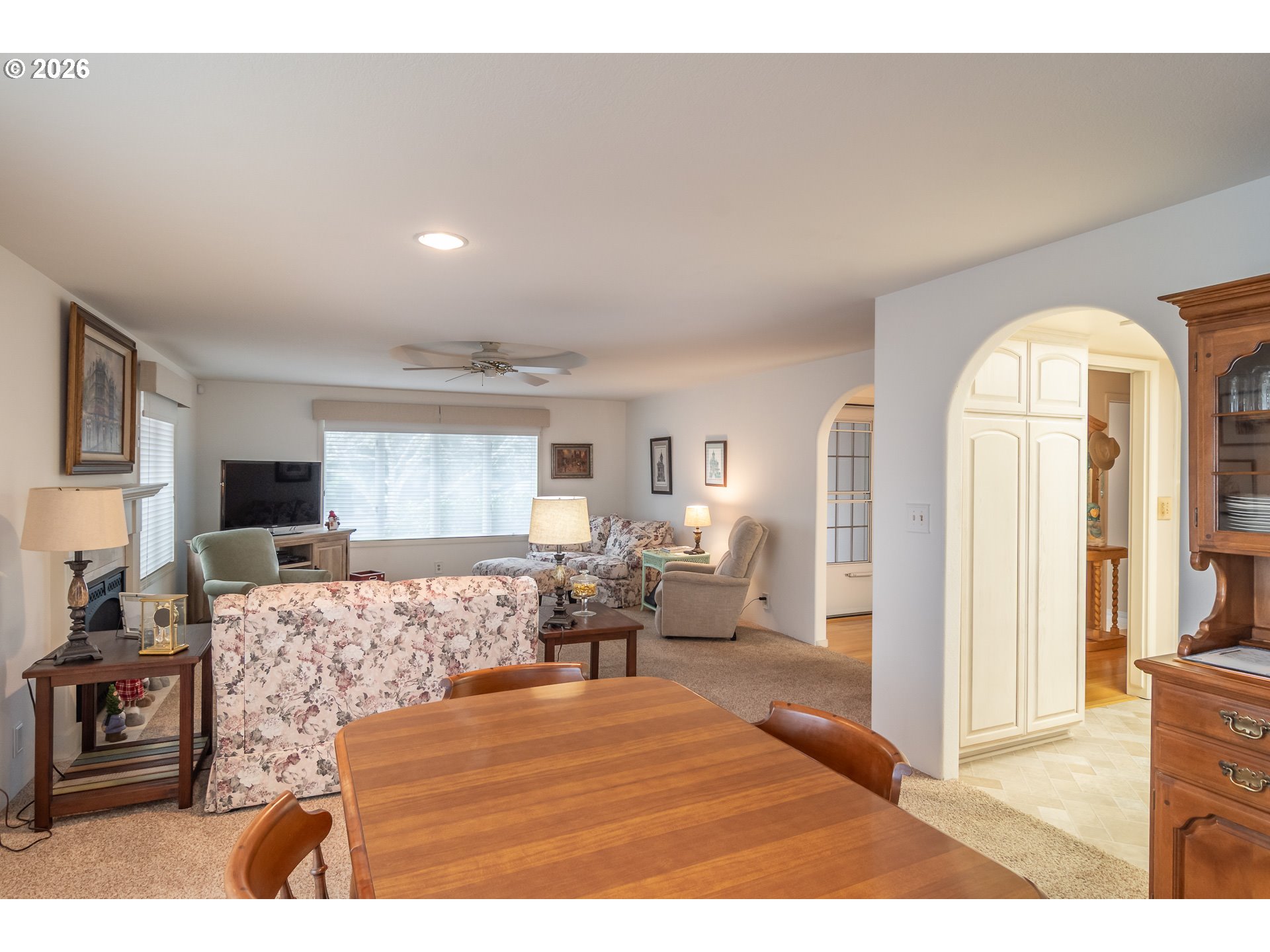 1213 NW RIVERFRONT DR