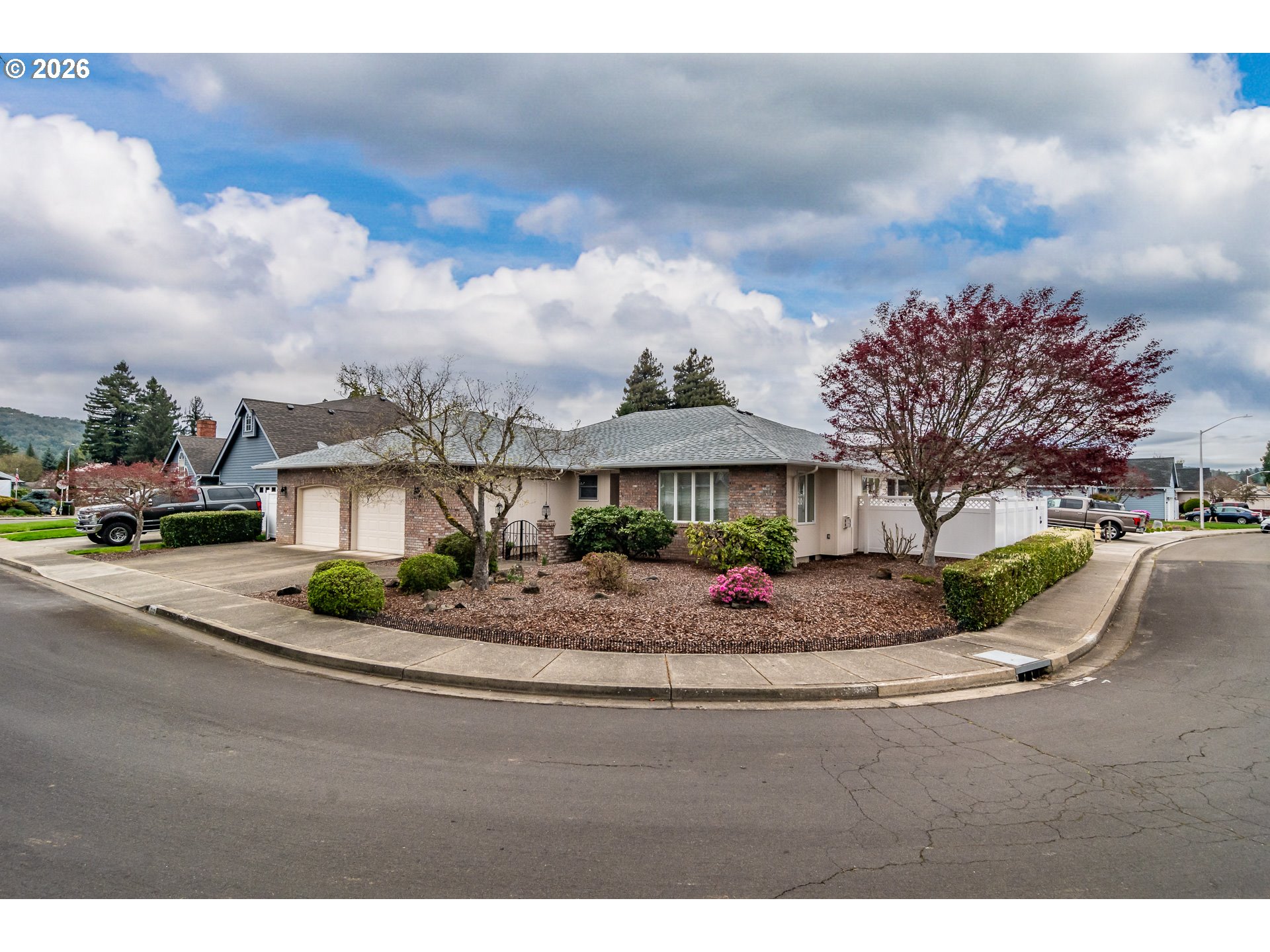 1213 NW RIVERFRONT DR