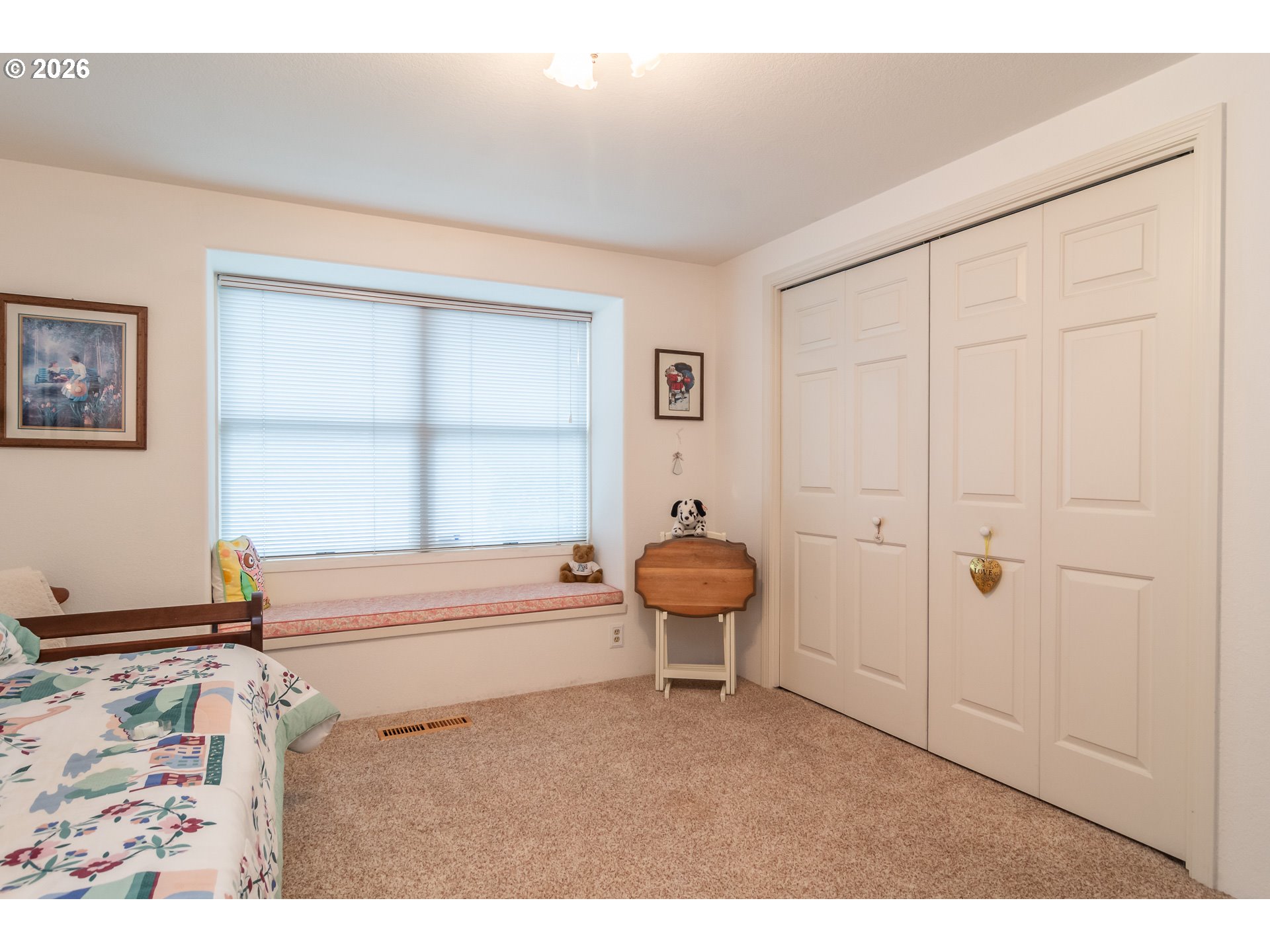 1213 NW RIVERFRONT DR