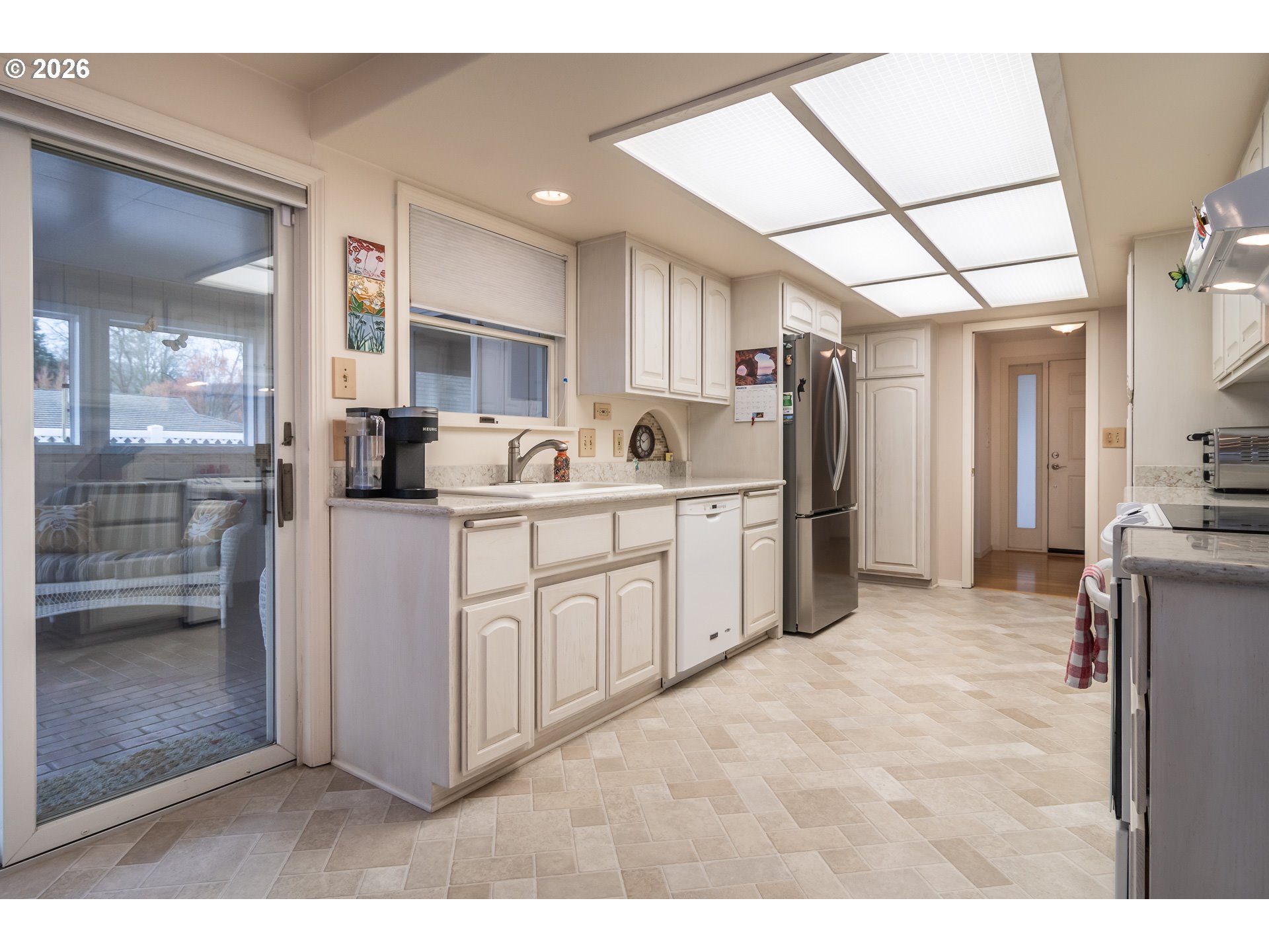 1213 NW RIVERFRONT DR