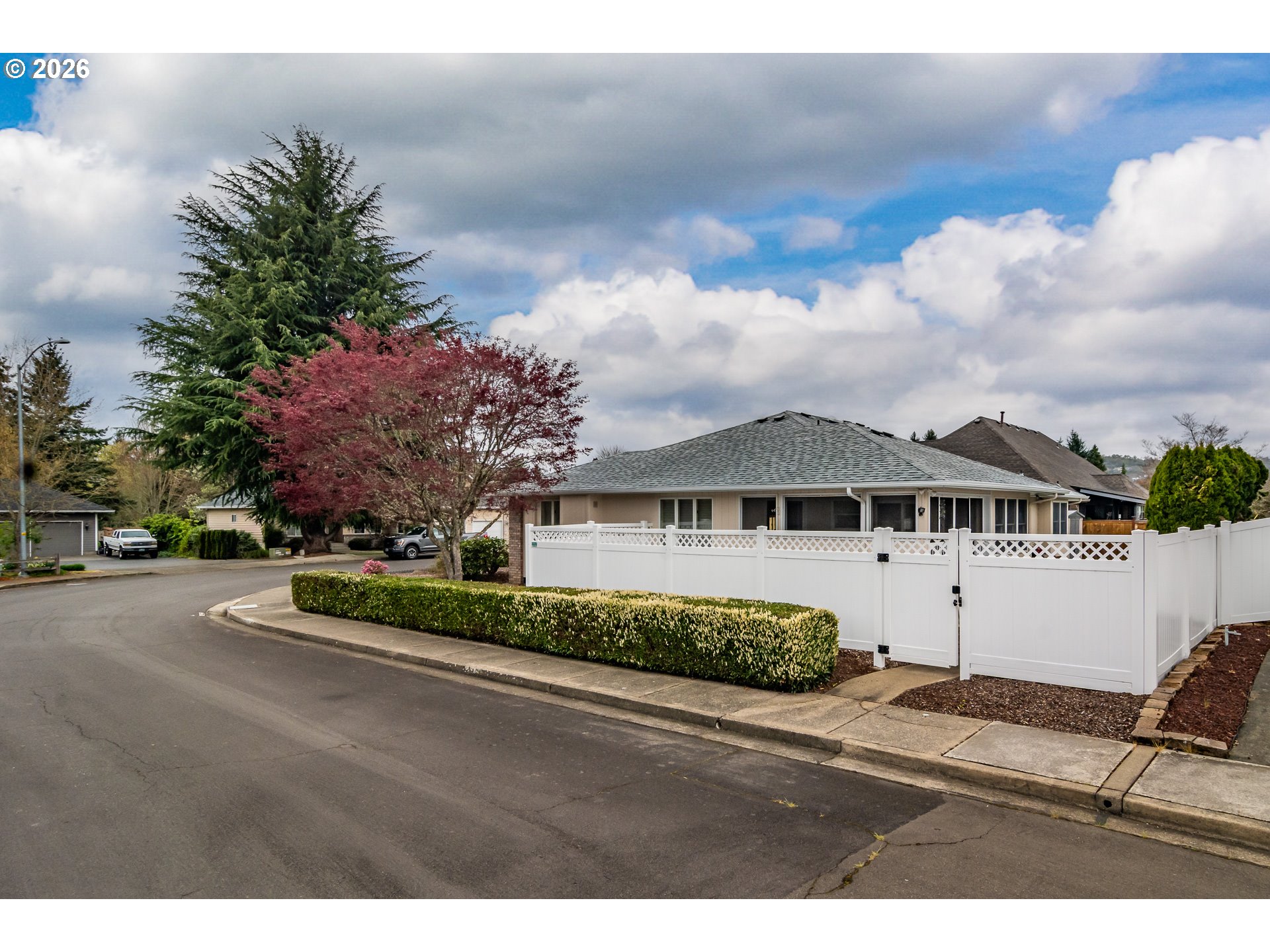 1213 NW RIVERFRONT DR