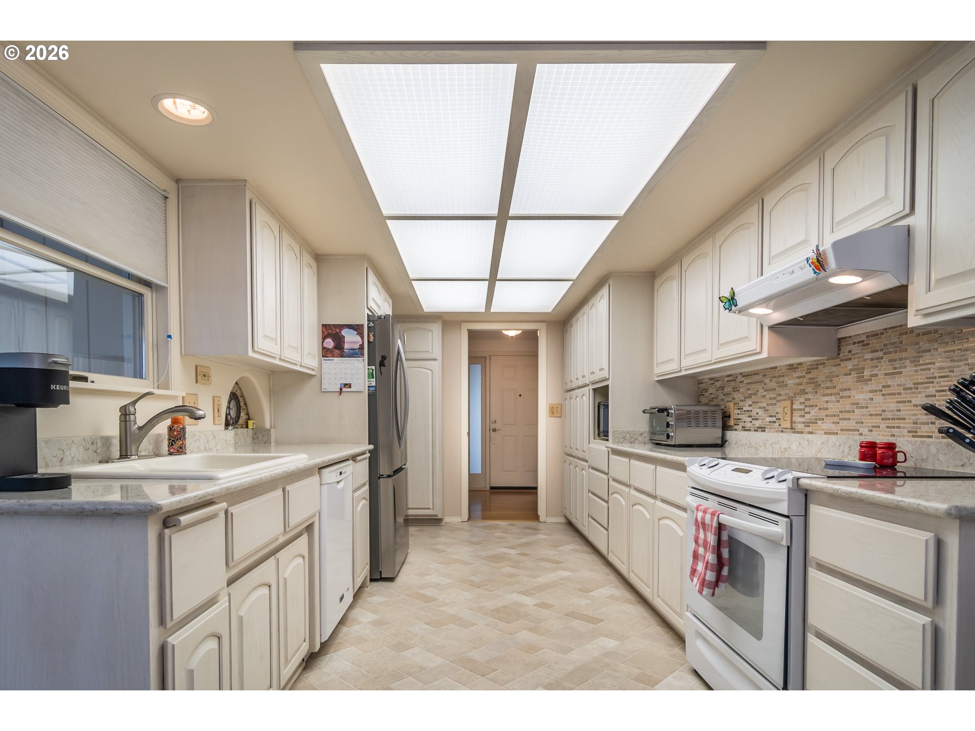 1213 NW RIVERFRONT DR