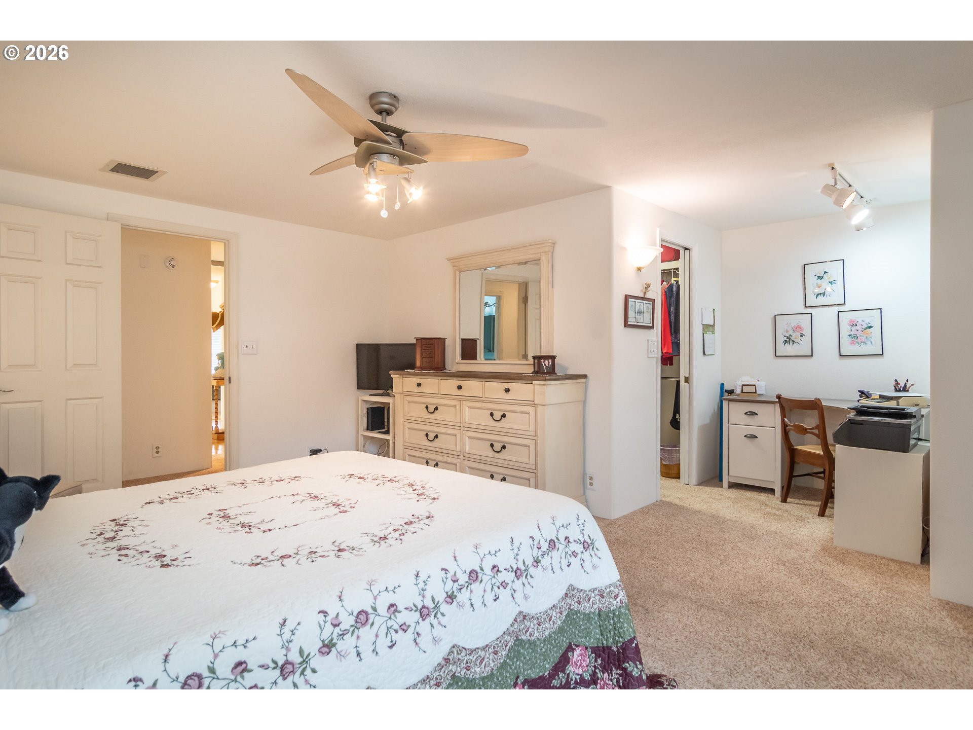 1213 NW RIVERFRONT DR