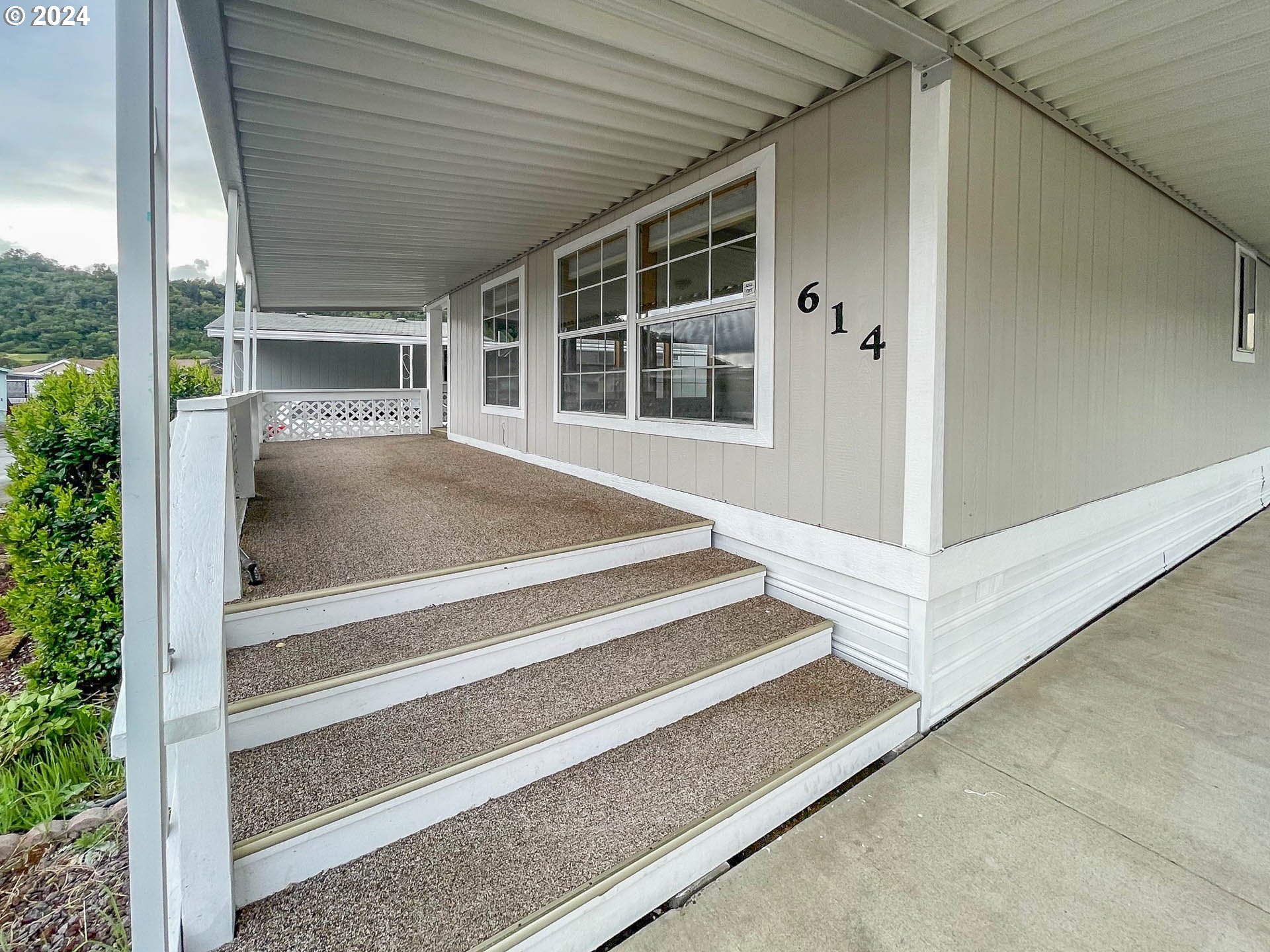 614 SHADOW RANCH LN