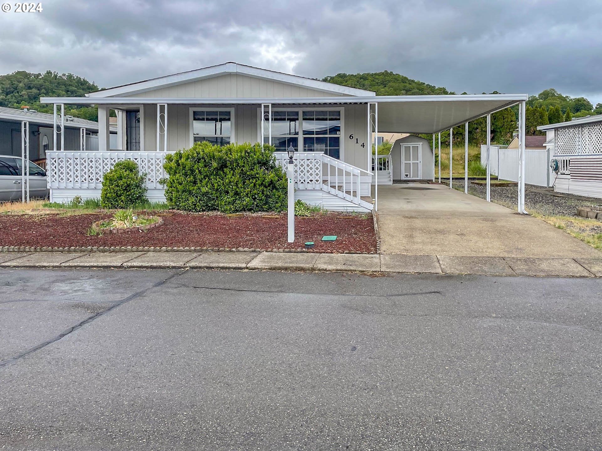 614 SHADOW RANCH LN