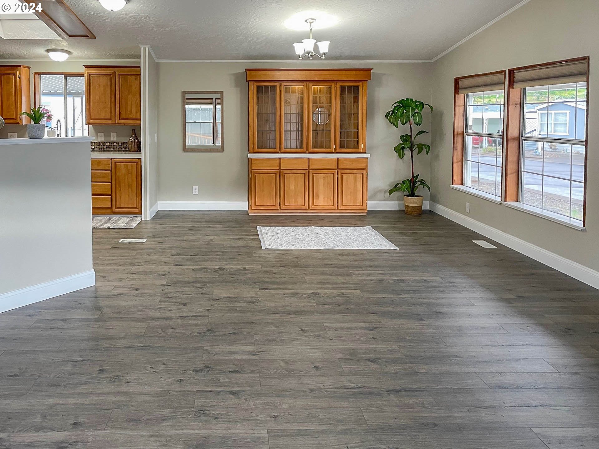 614 SHADOW RANCH LN