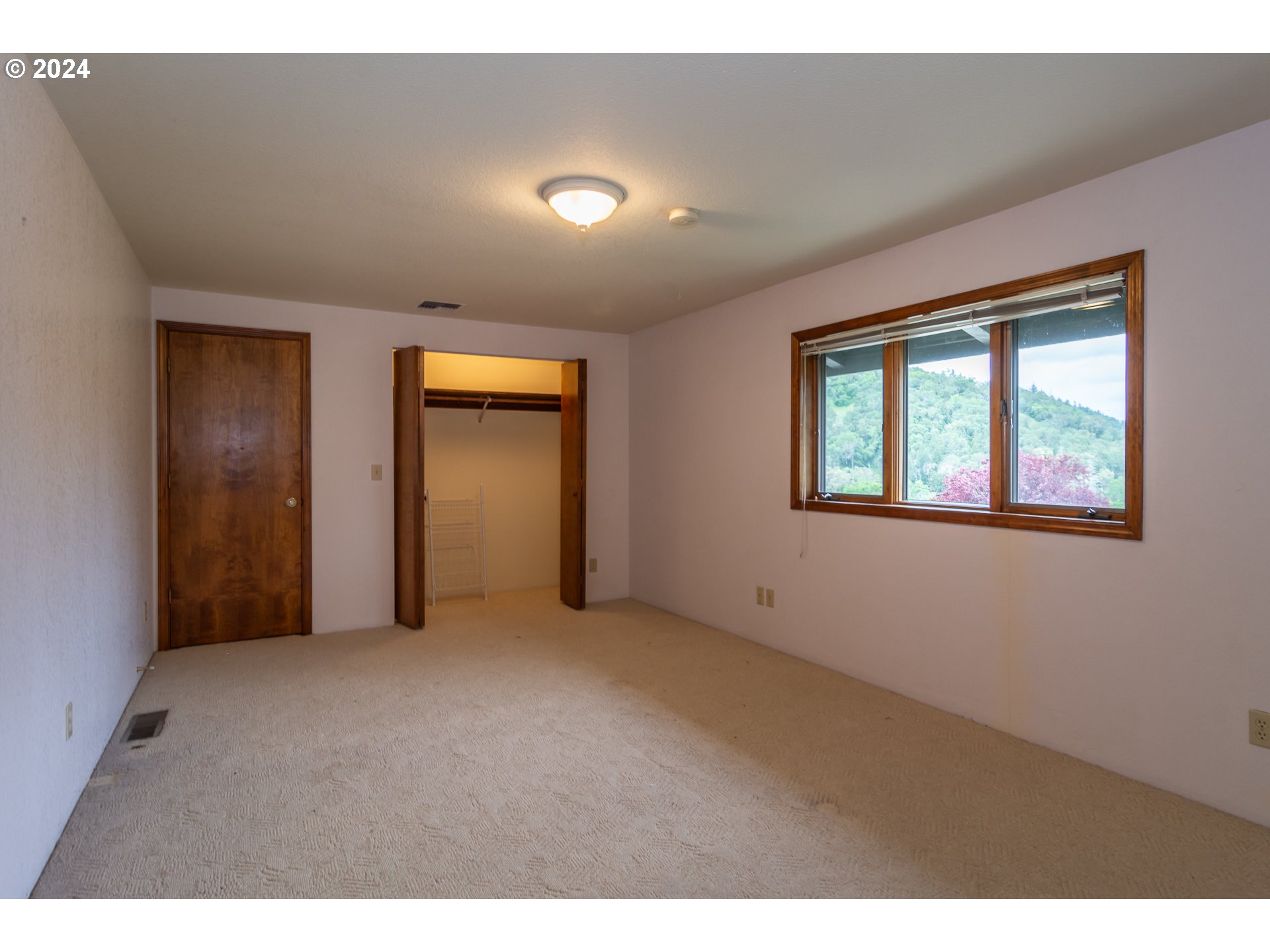 1051 GARDEN GROVE DR