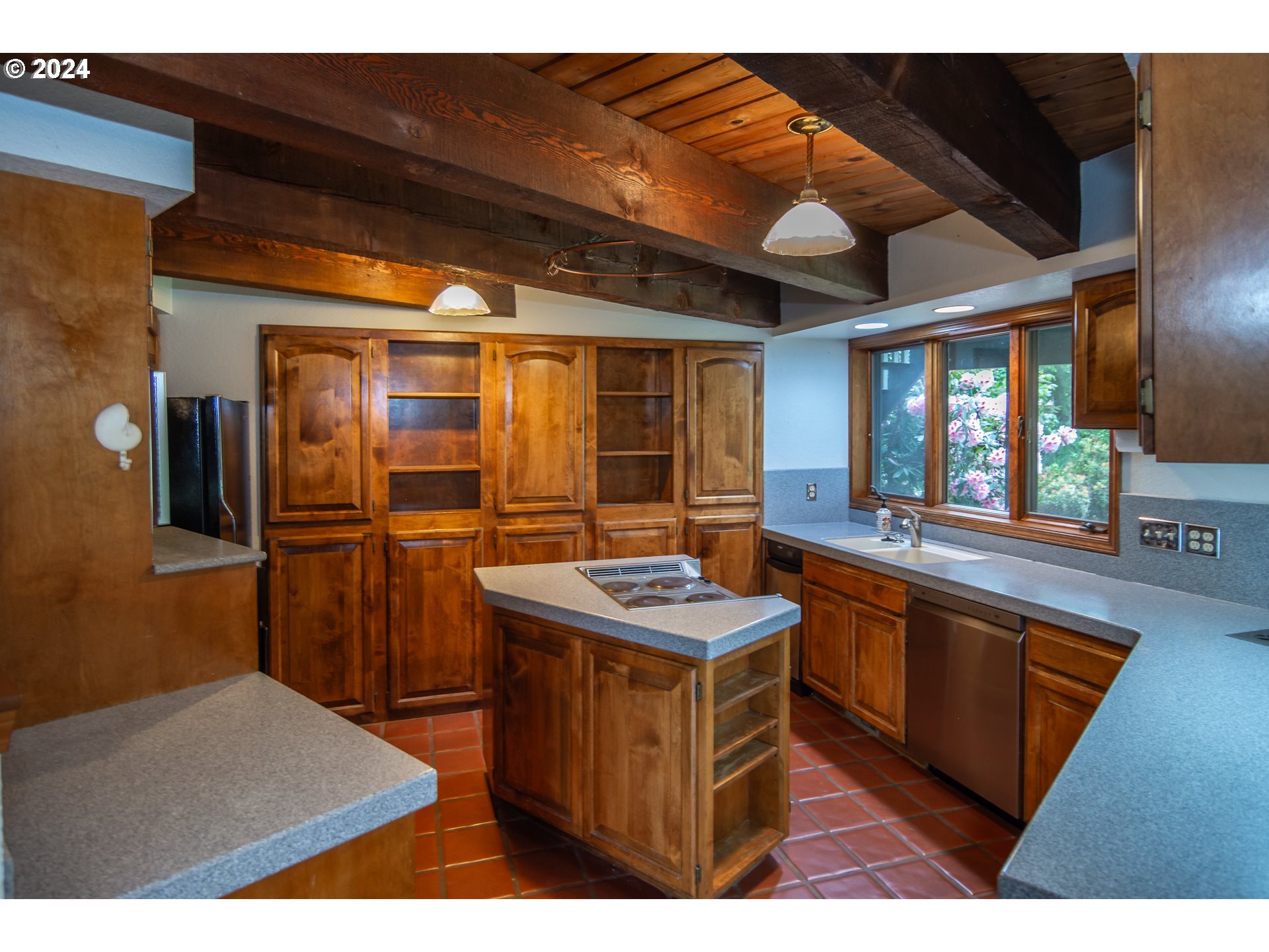 1051 GARDEN GROVE DR