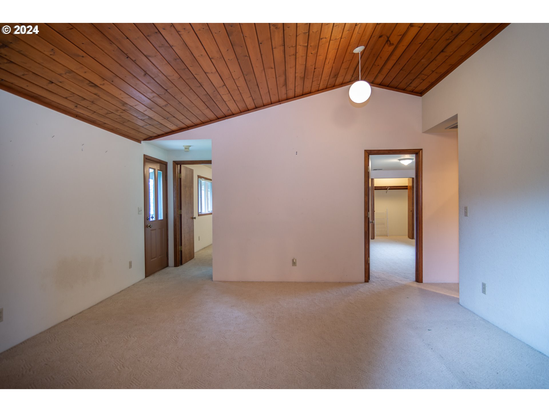 1051 GARDEN GROVE DR