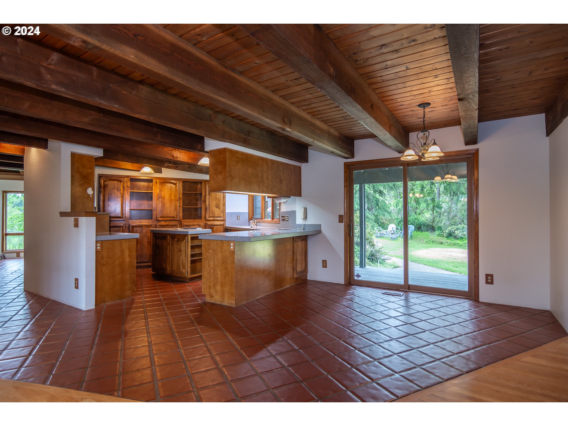 1051 GARDEN GROVE DR