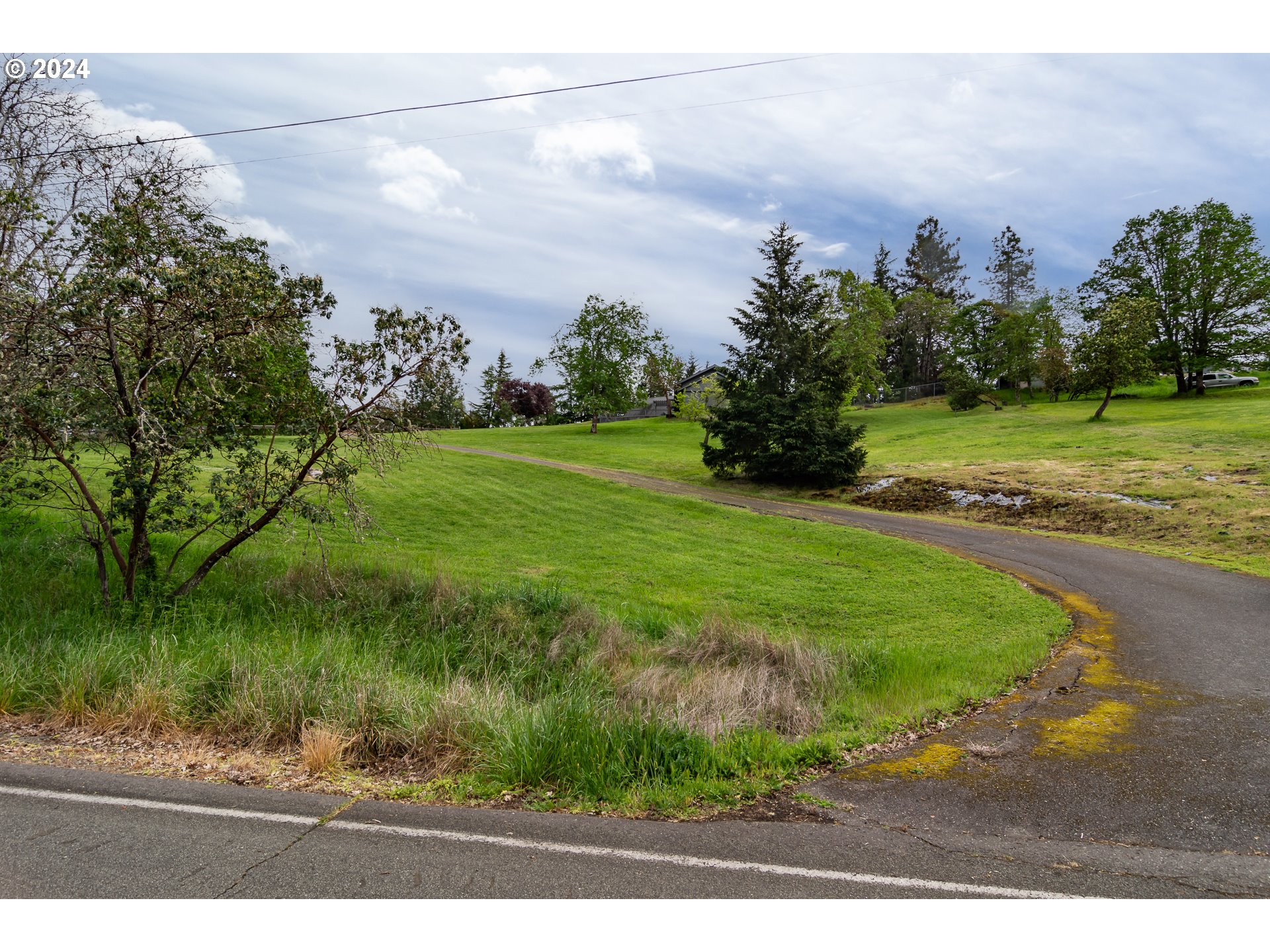 1051 GARDEN GROVE DR