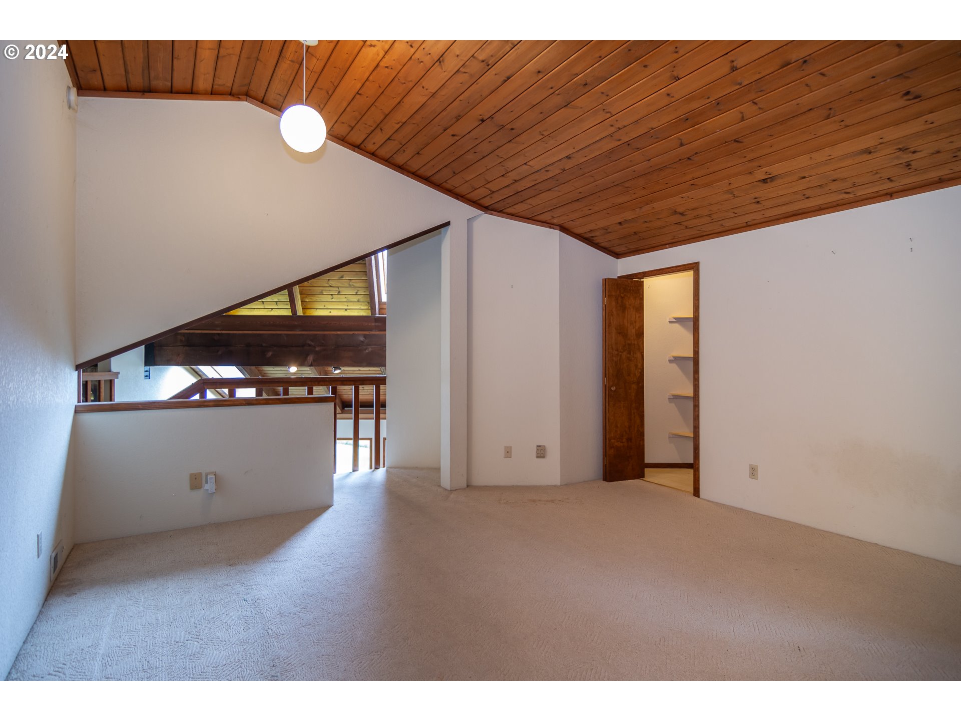 1051 GARDEN GROVE DR