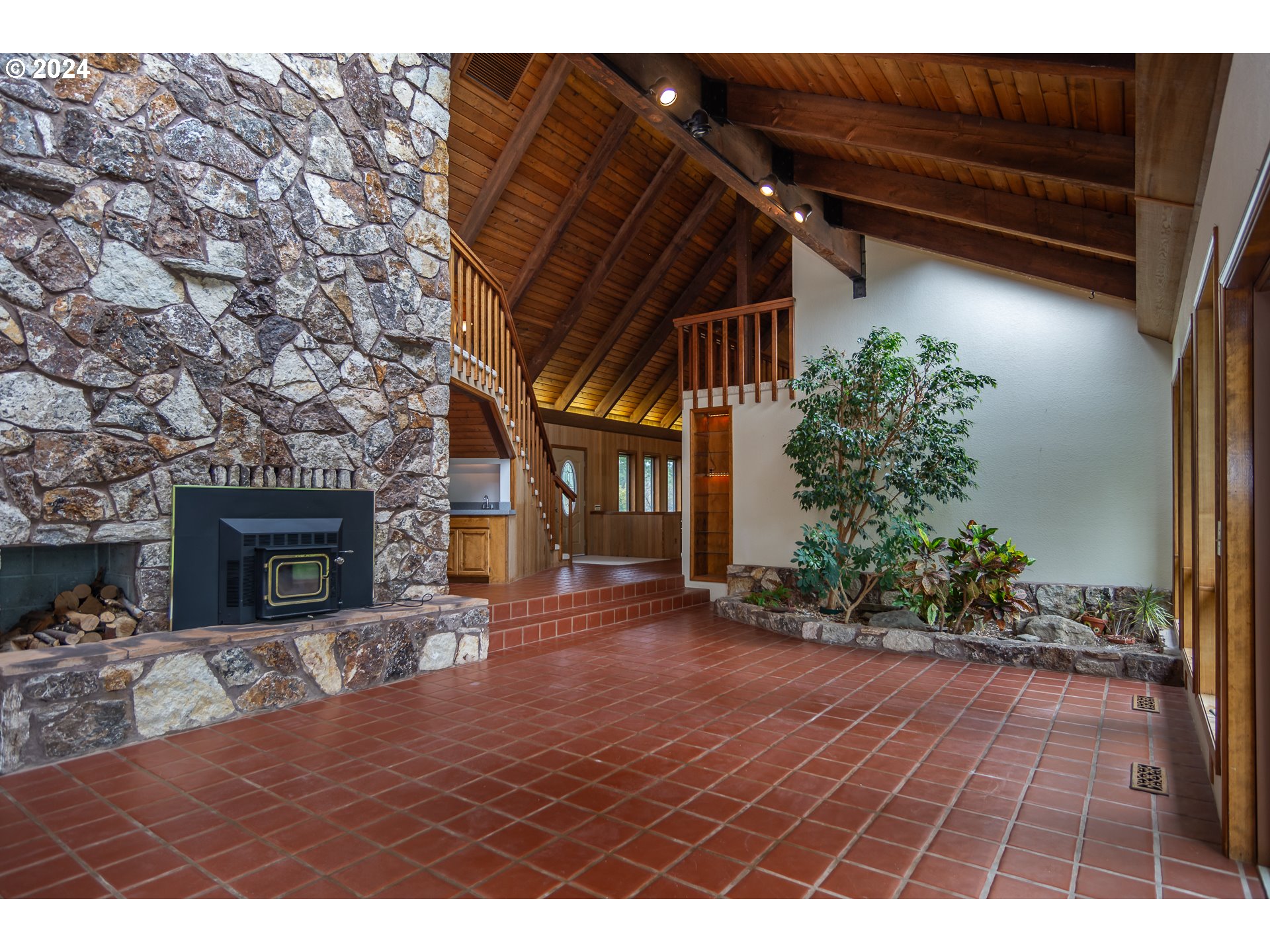 1051 GARDEN GROVE DR