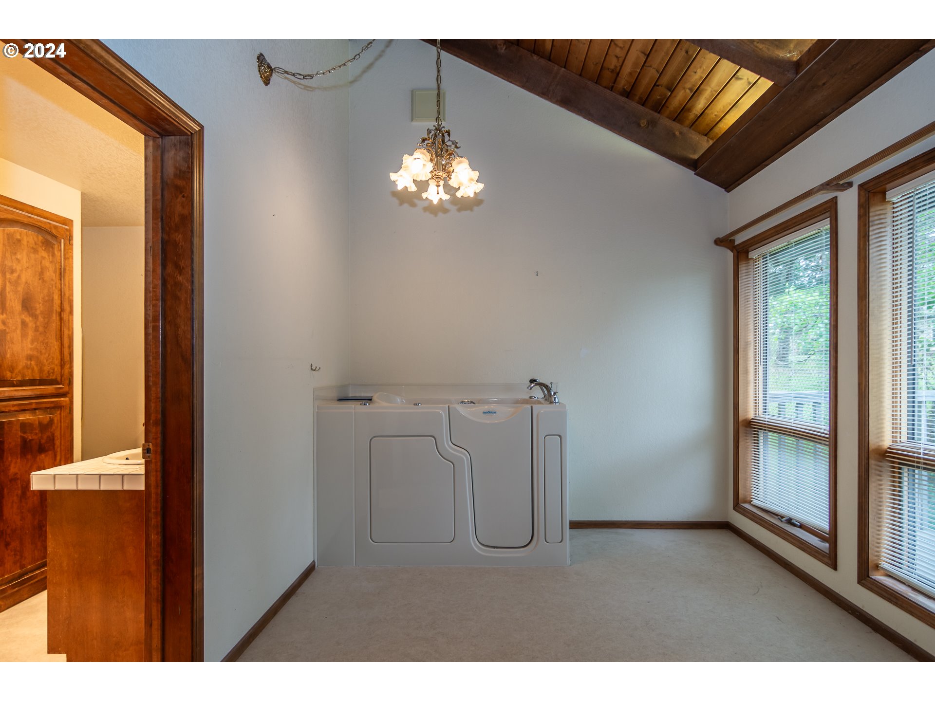 1051 GARDEN GROVE DR