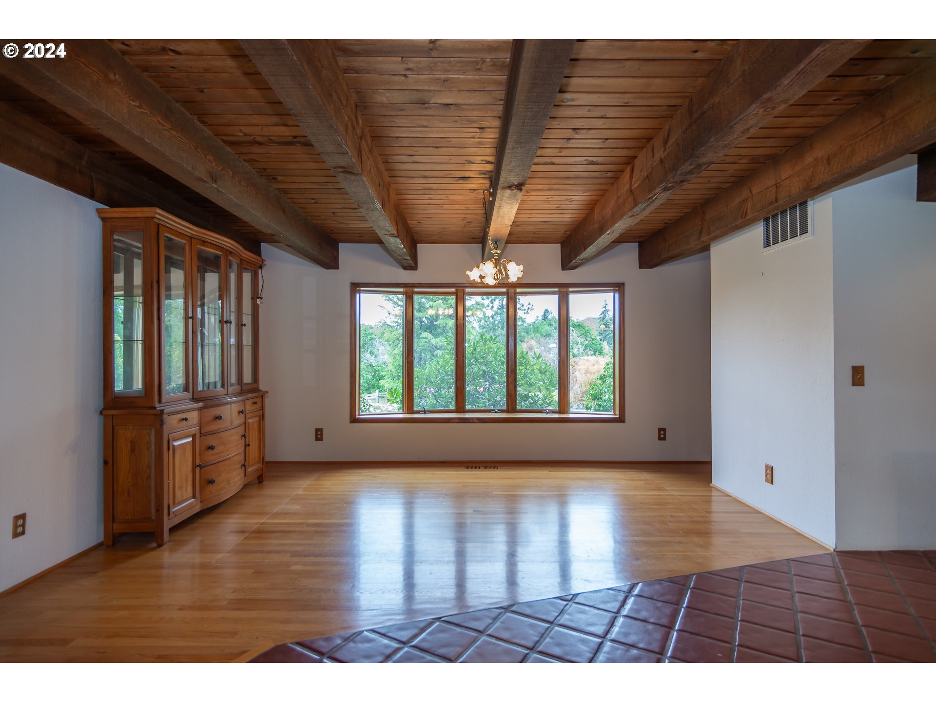 1051 GARDEN GROVE DR