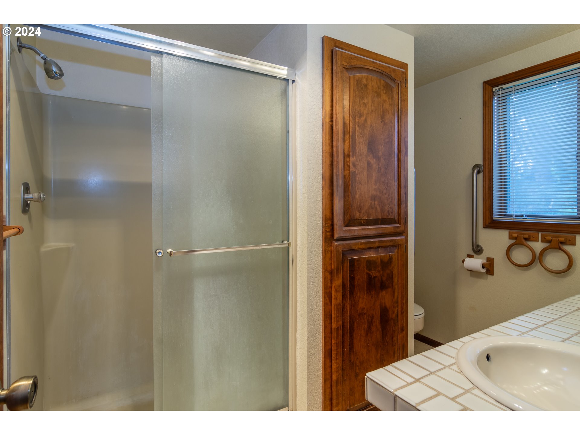 1051 GARDEN GROVE DR