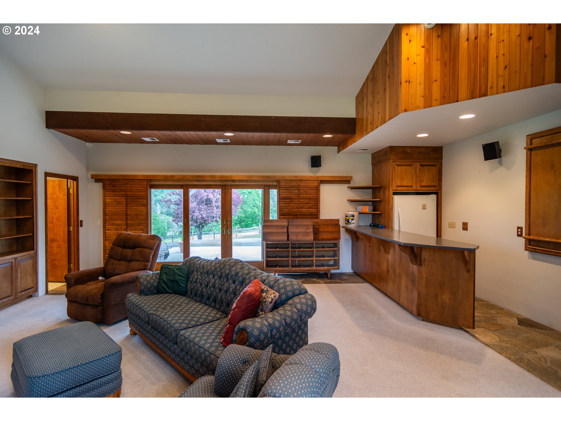 1051 GARDEN GROVE DR