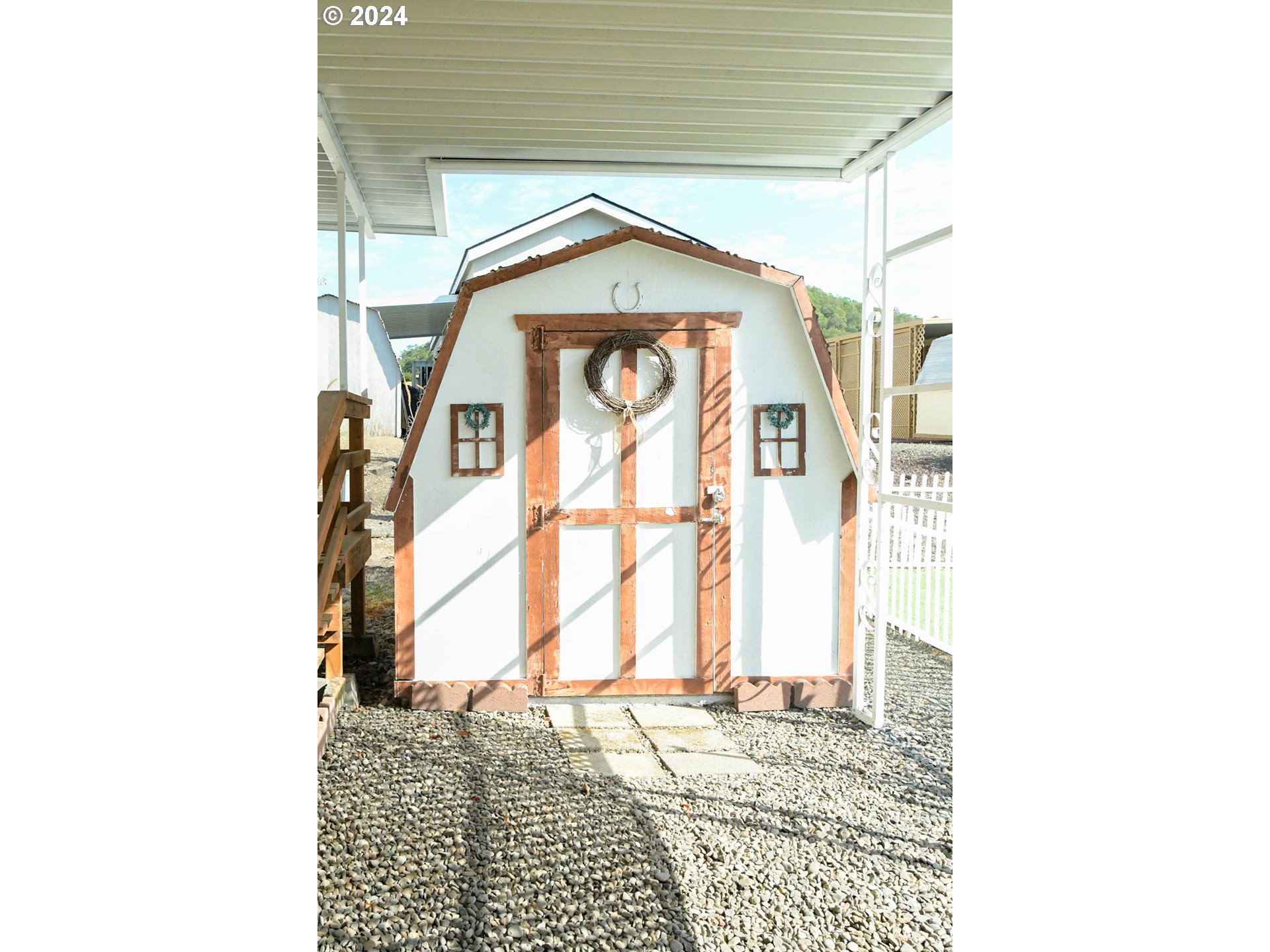 109 SHADOW RANCH LN