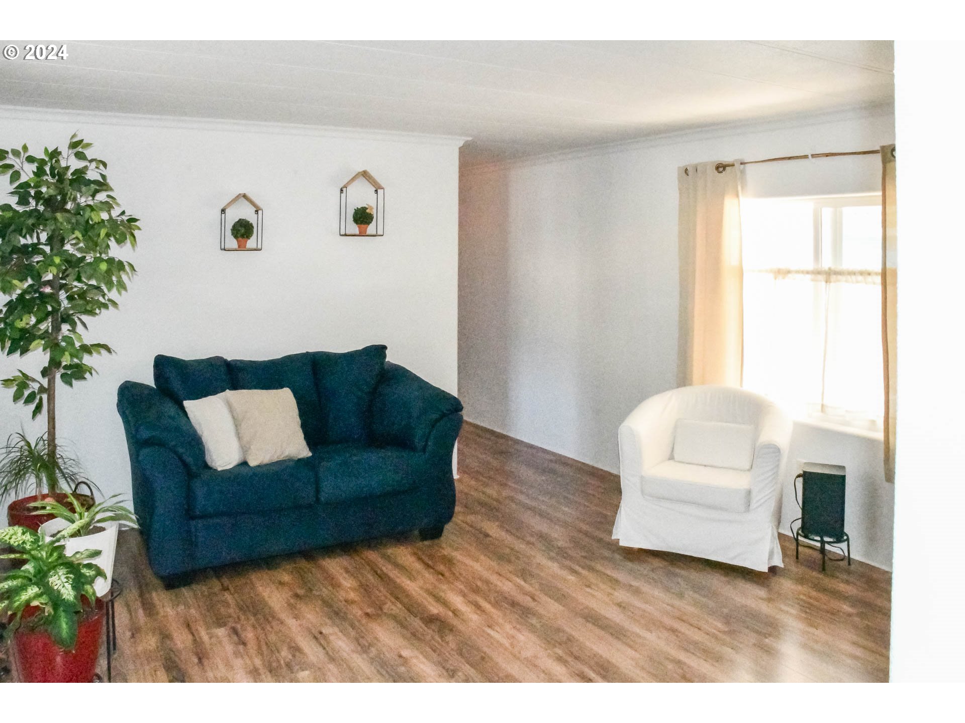 109 SHADOW RANCH LN