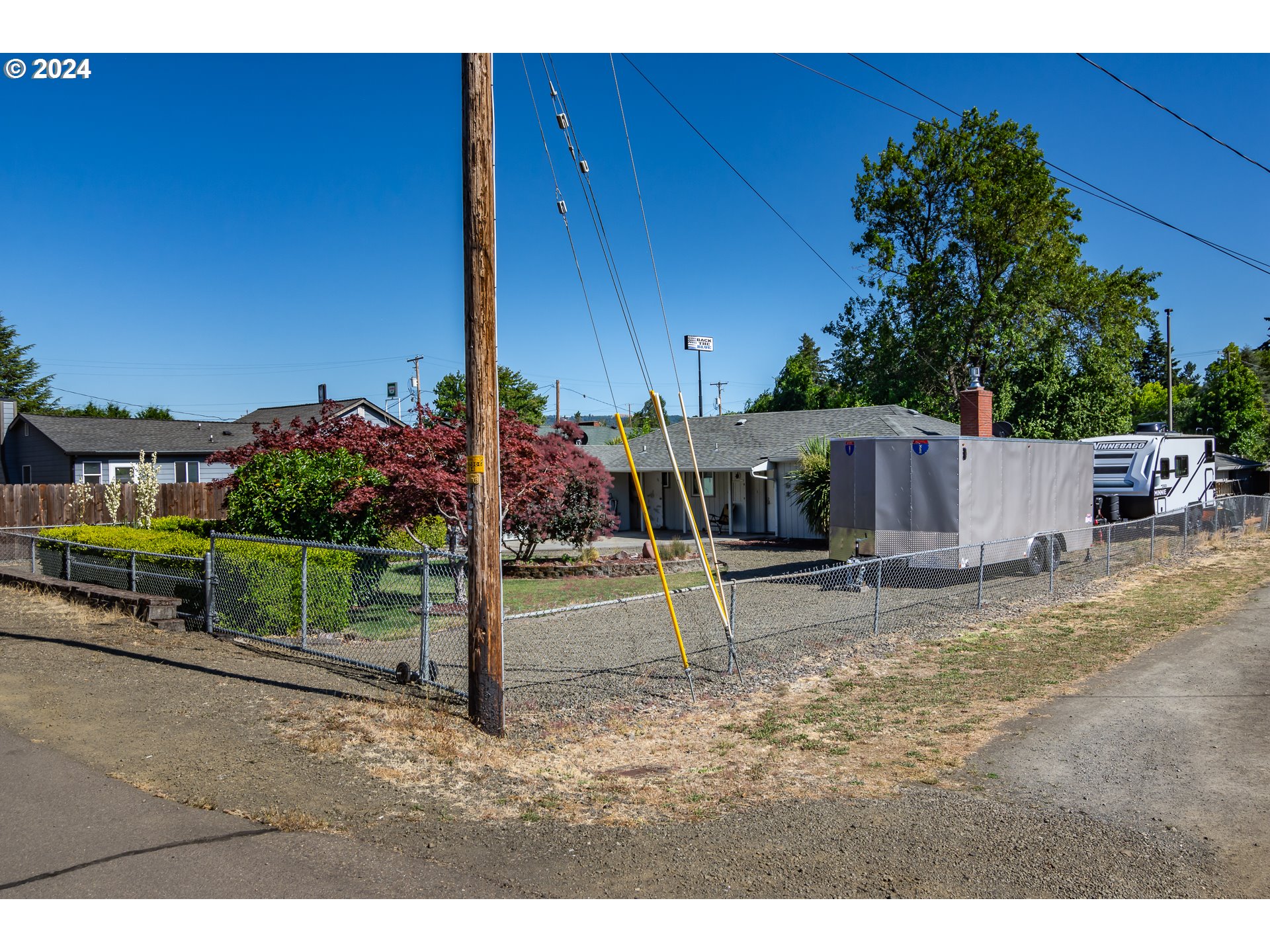 891 NW BLACK AVE