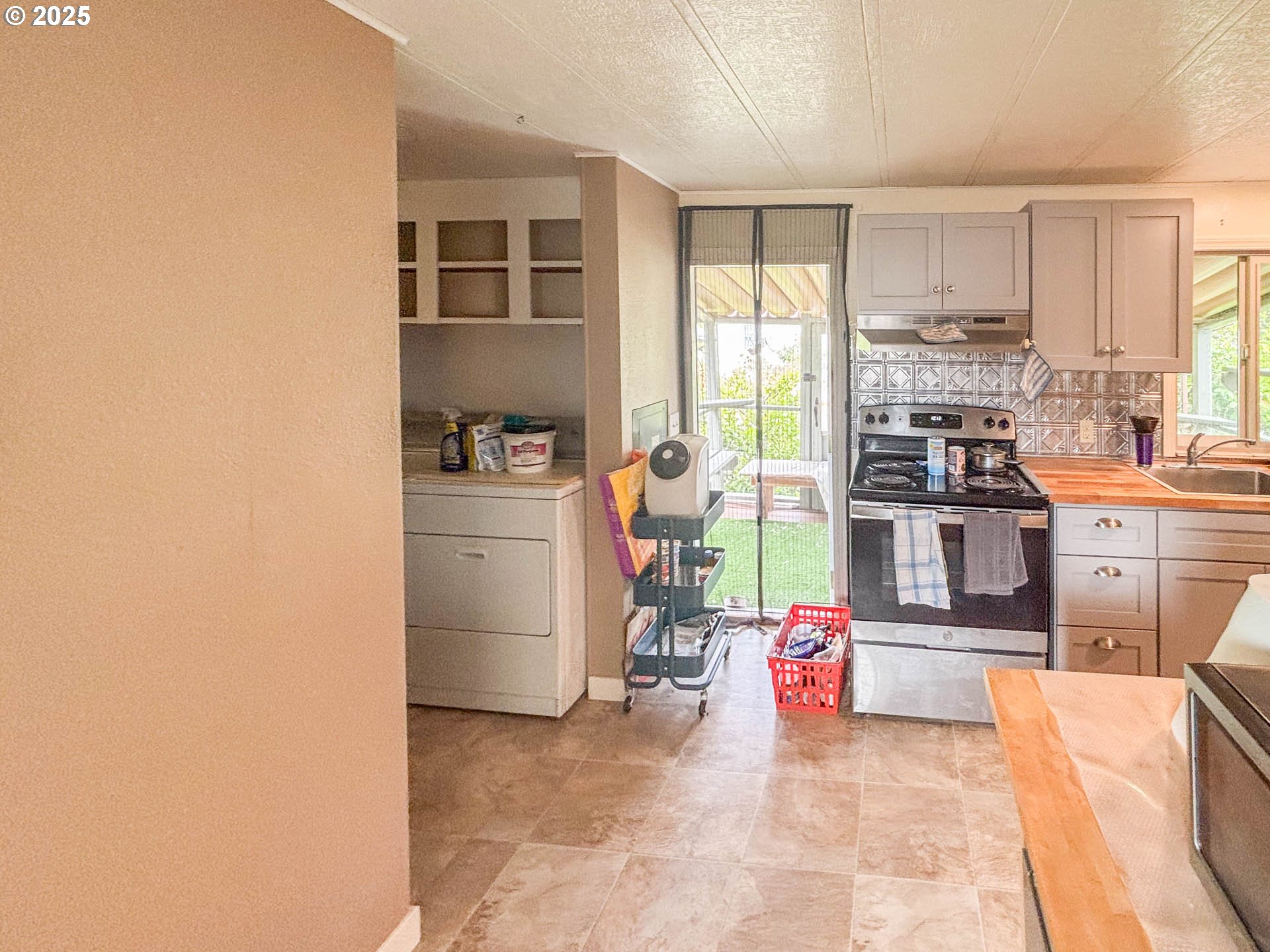 1113 NW PLATEAU DR
