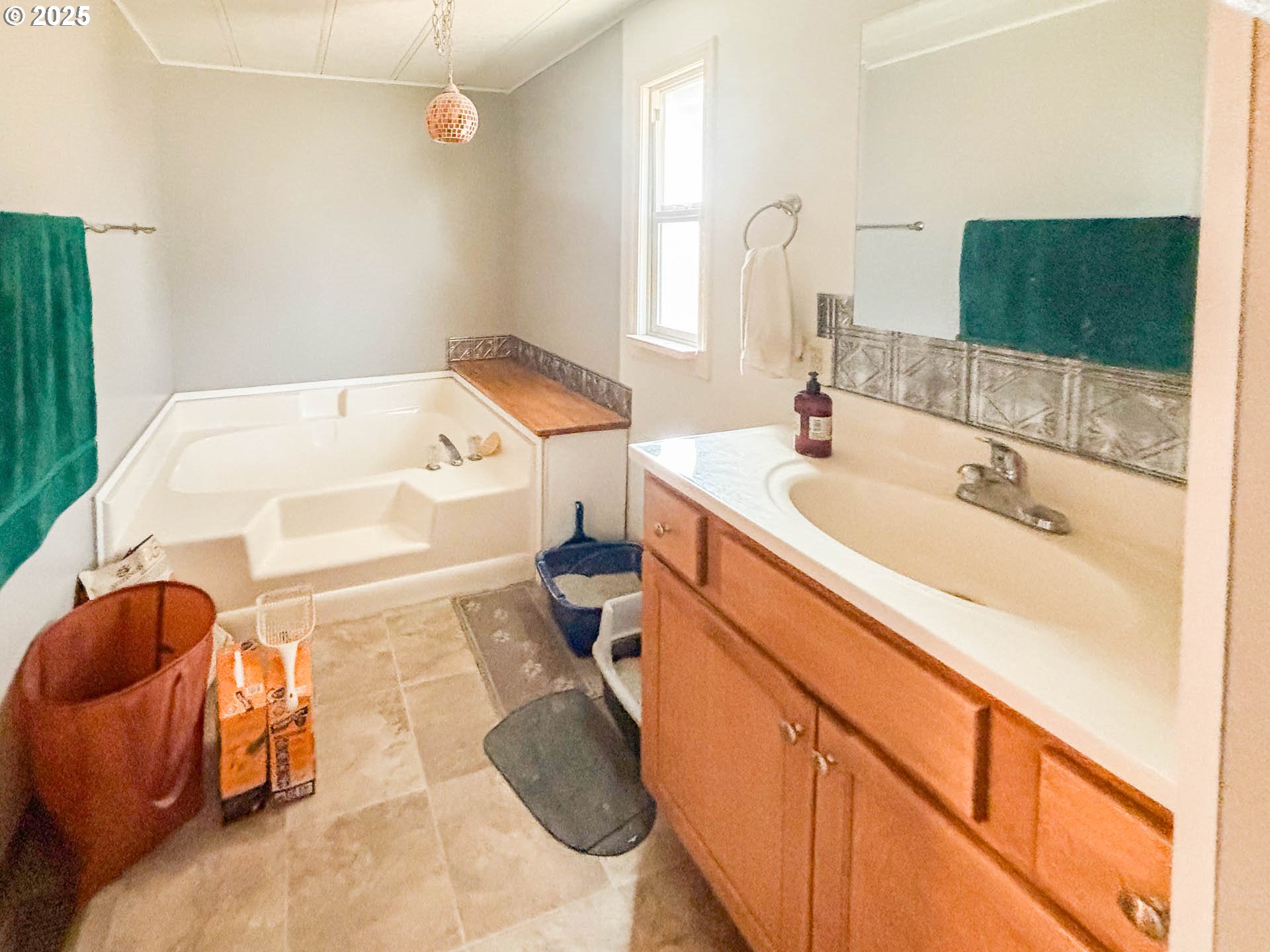 1113 NW PLATEAU DR