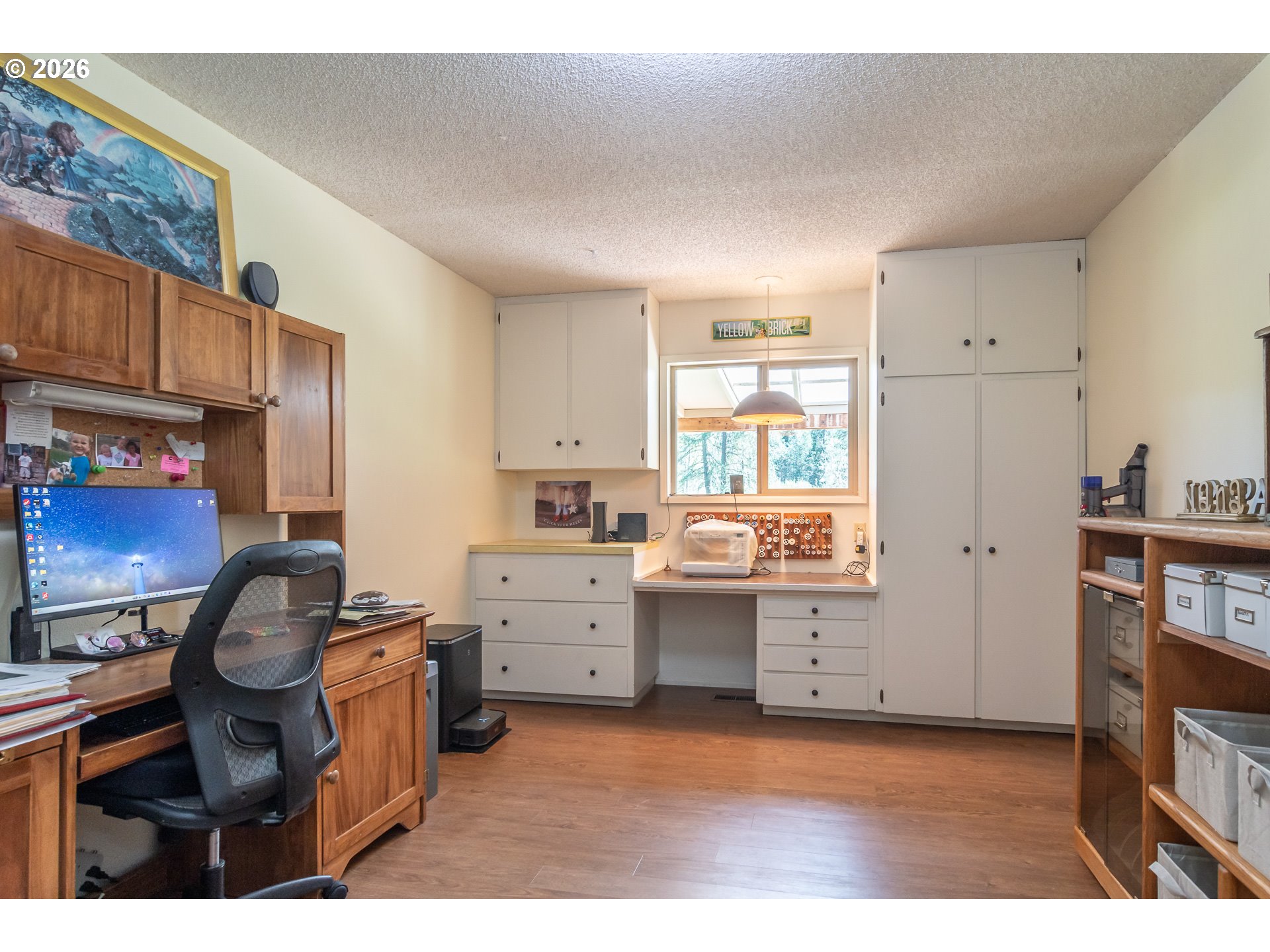 1868 LARSON RD