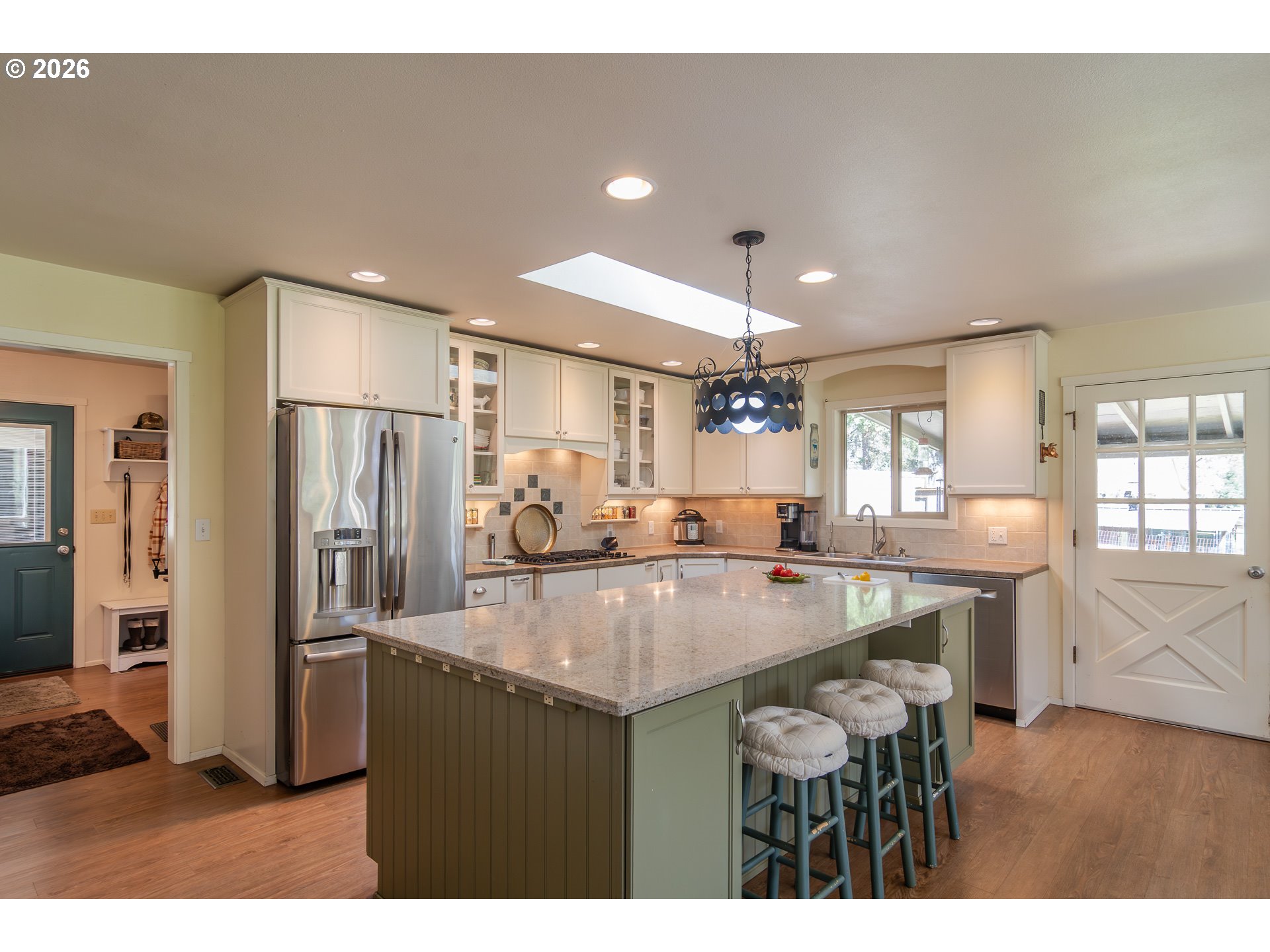 1868 LARSON RD