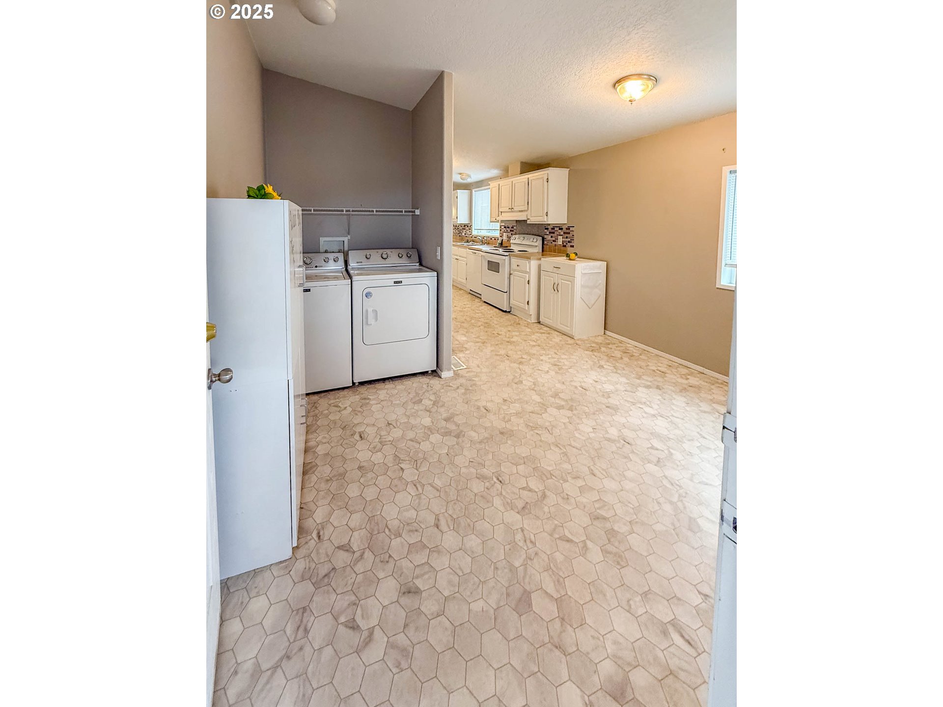 166 GREEN VISTA LN