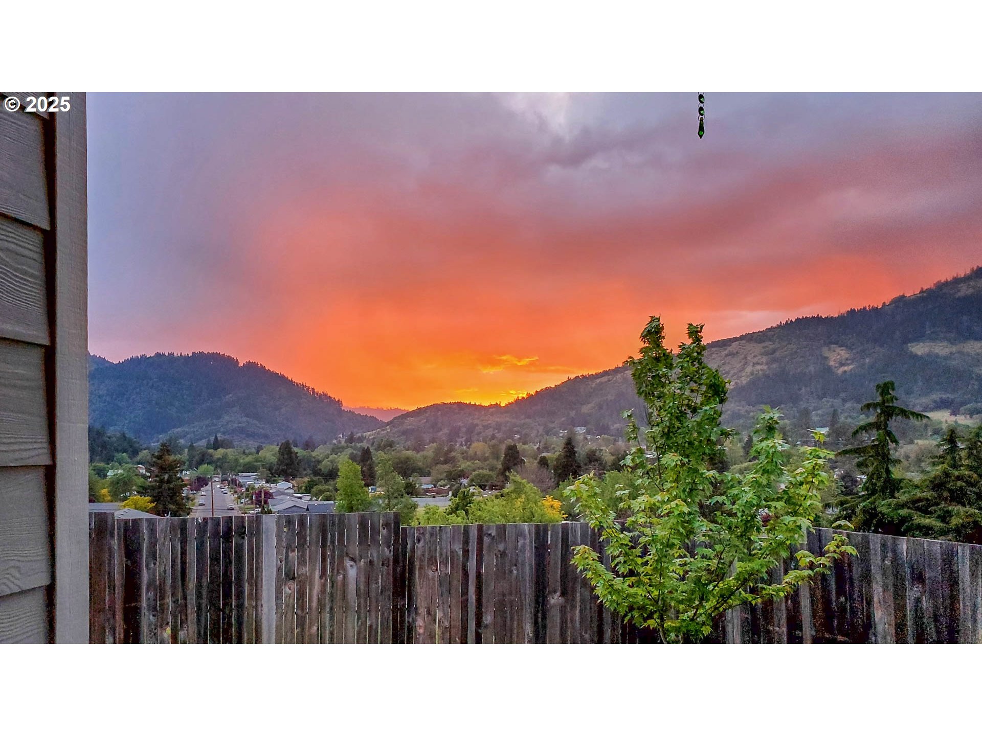 142 NE STEVENSON CT