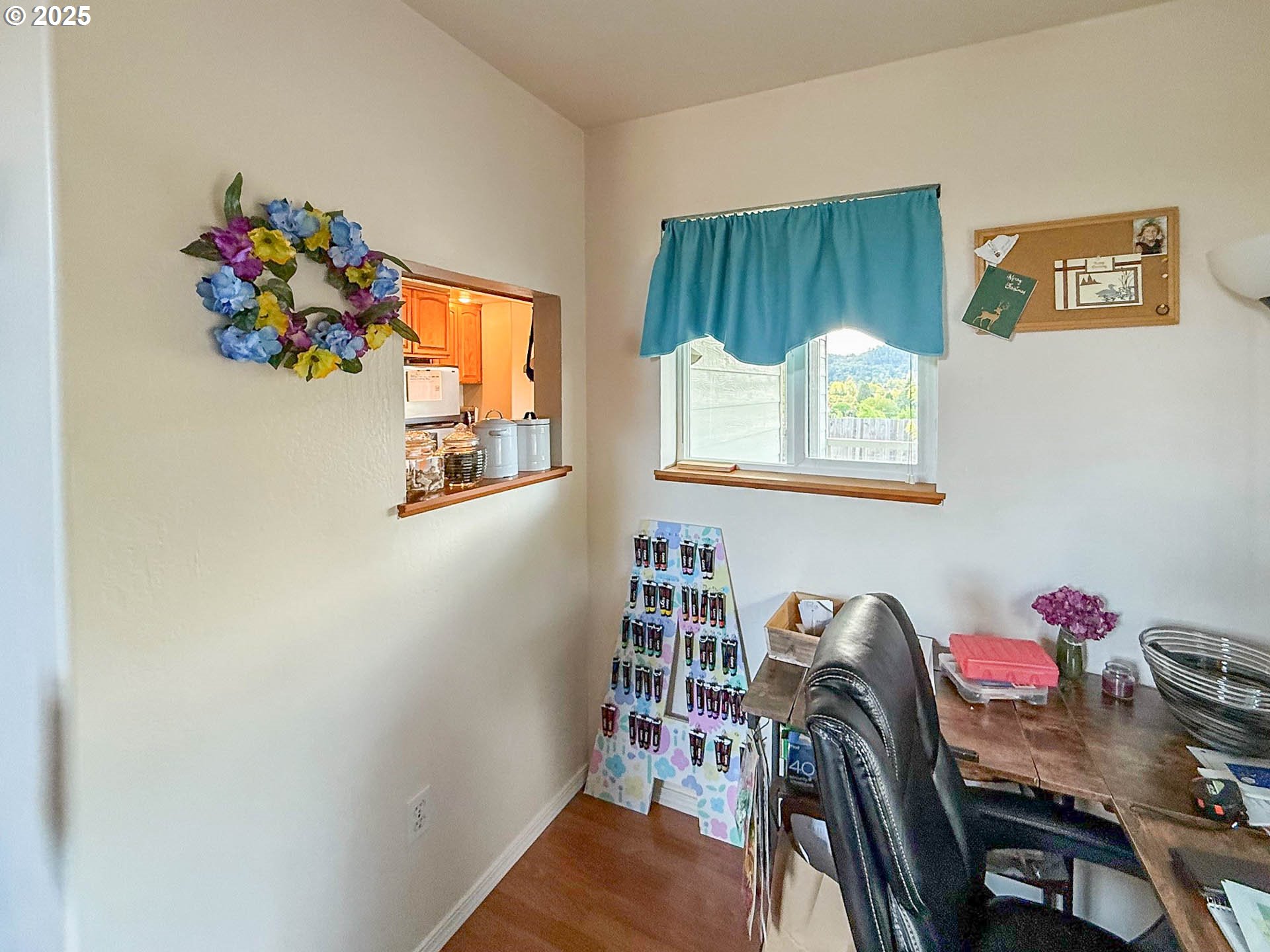142 NE STEVENSON CT