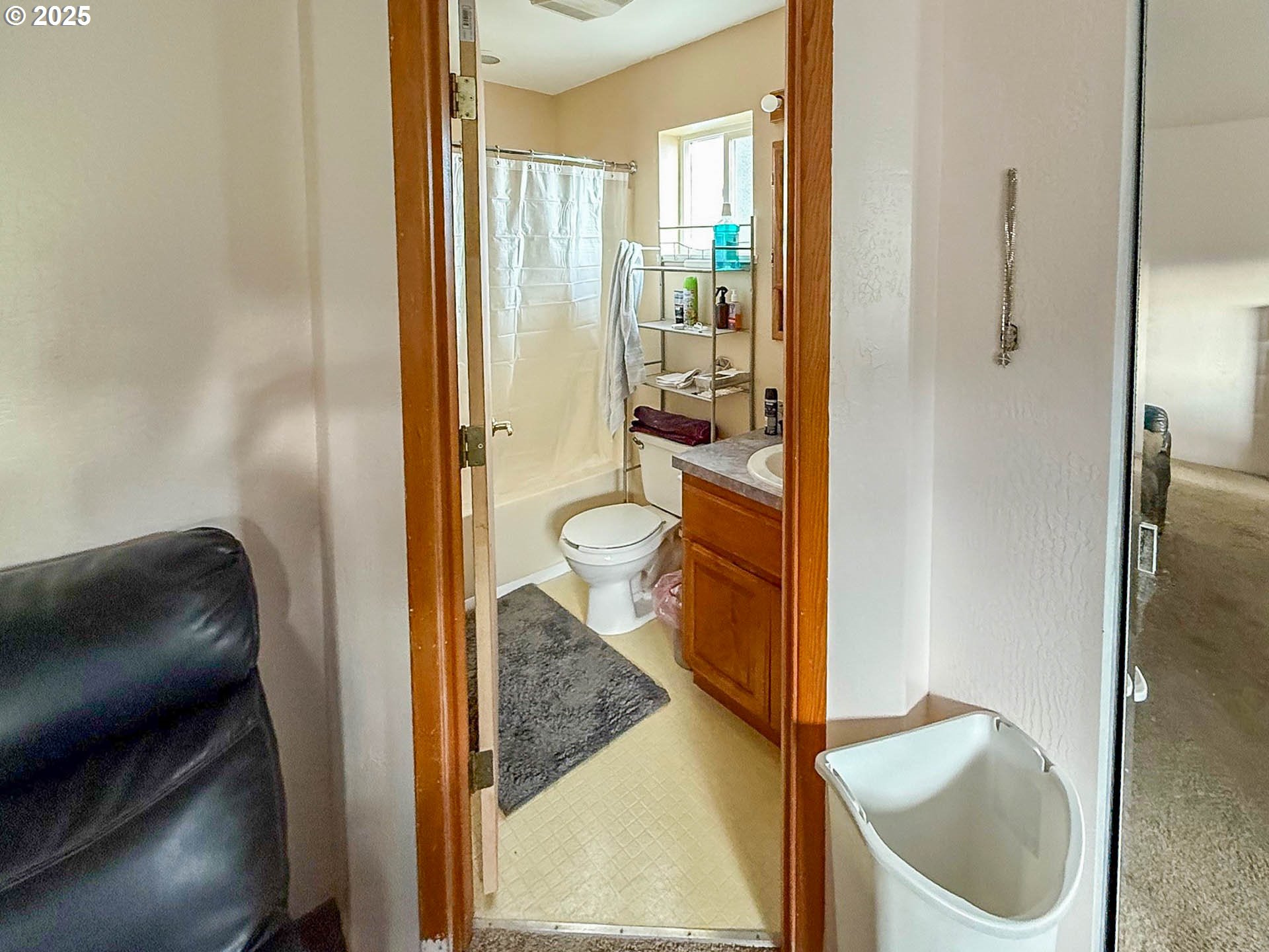 142 NE STEVENSON CT