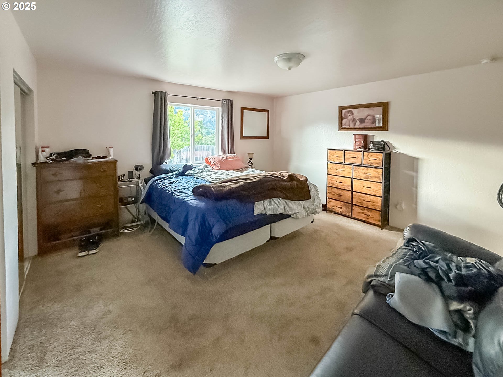 142 NE STEVENSON CT