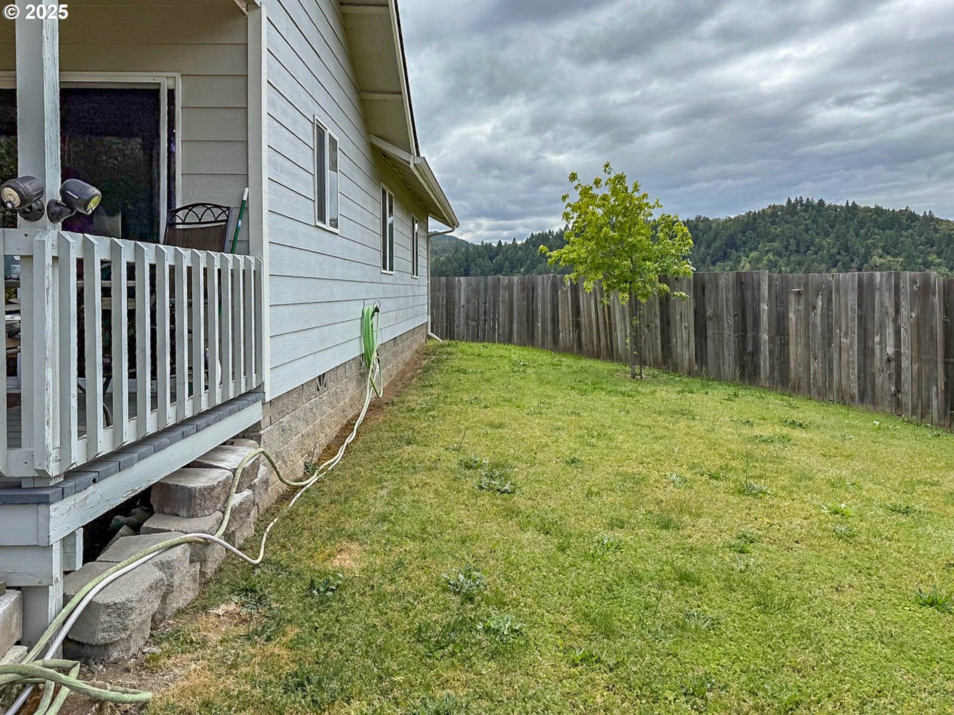 142 NE STEVENSON CT