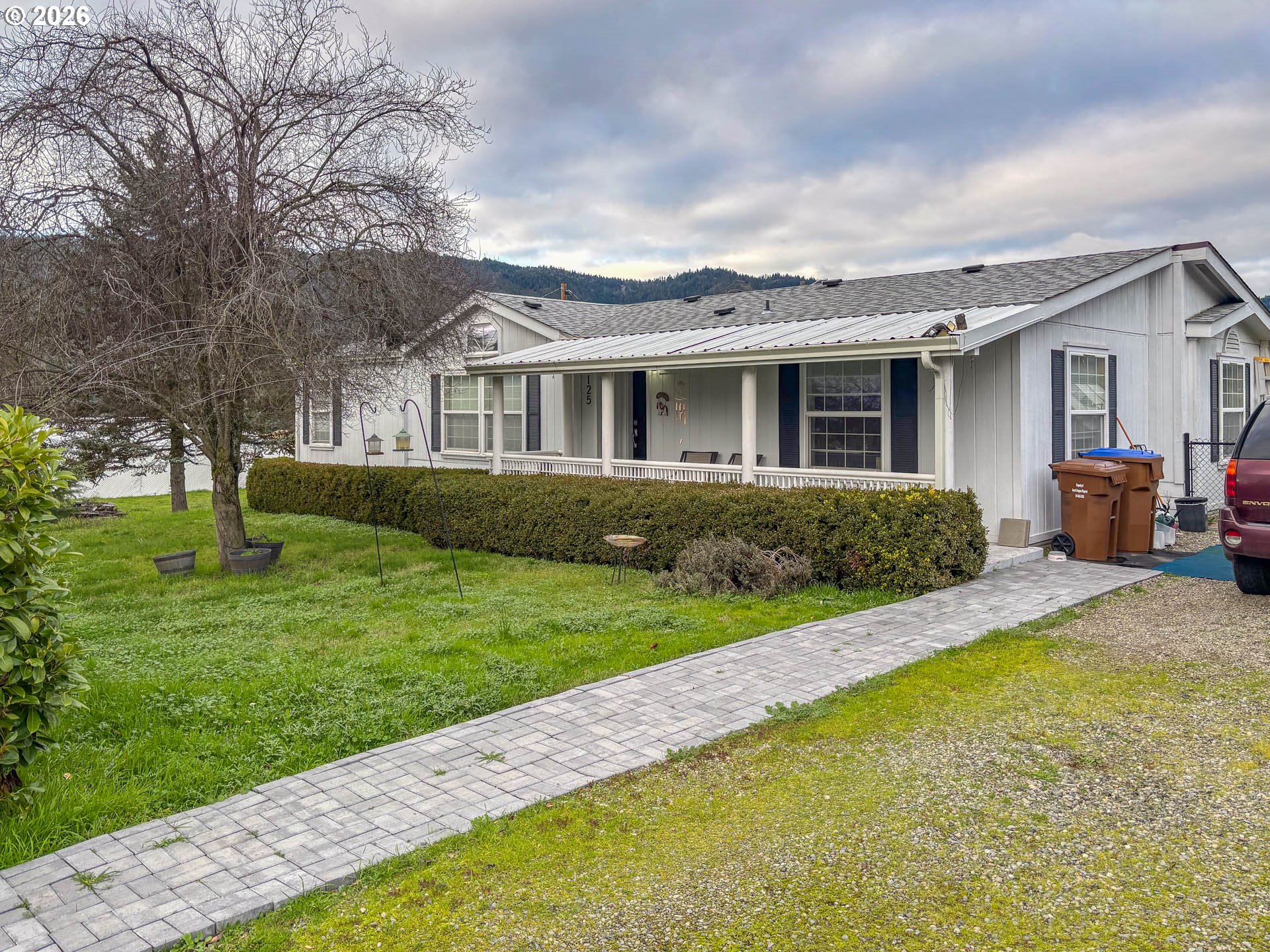 125 ROSE AVE
