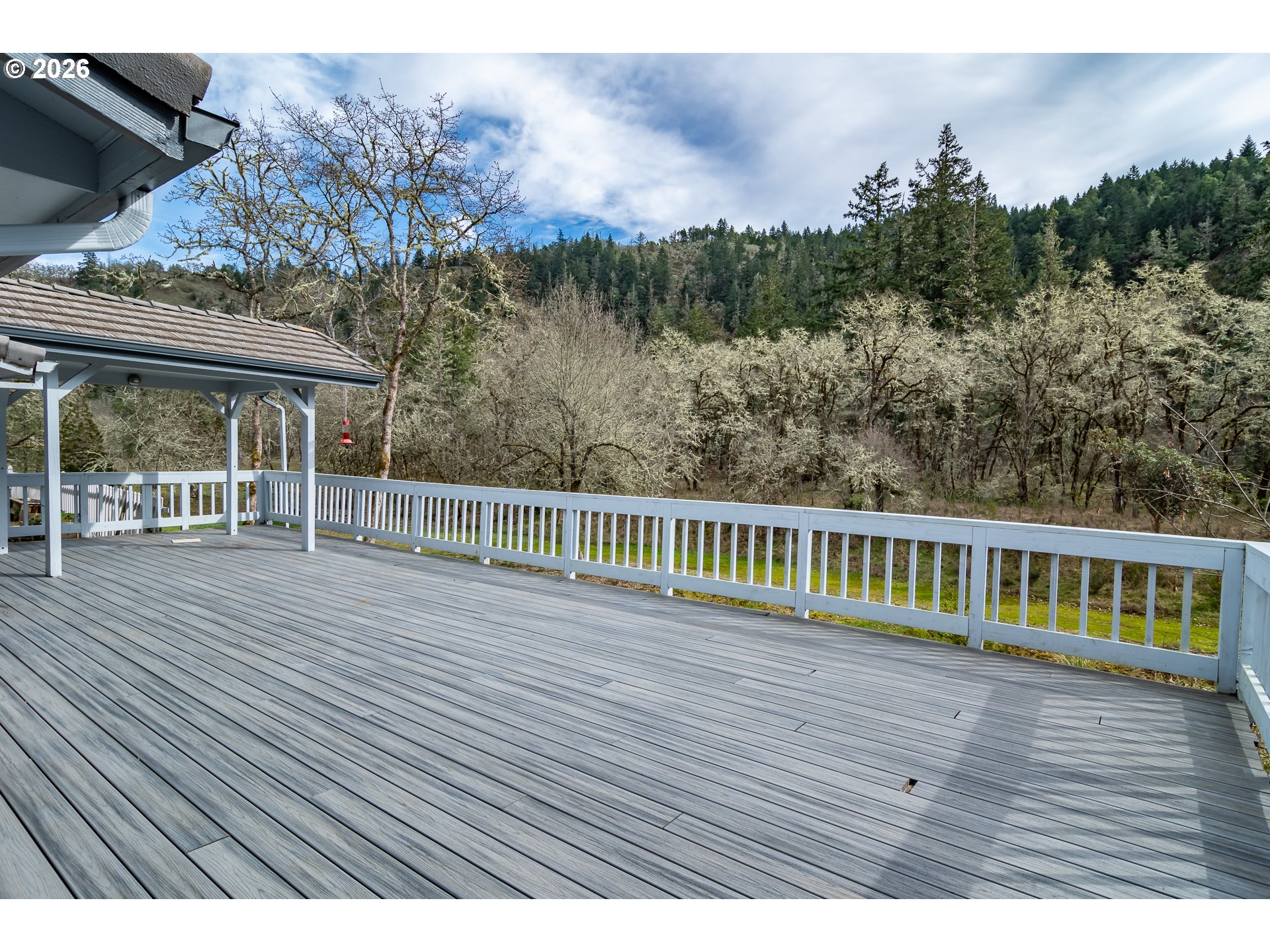 82 N RIVER DR