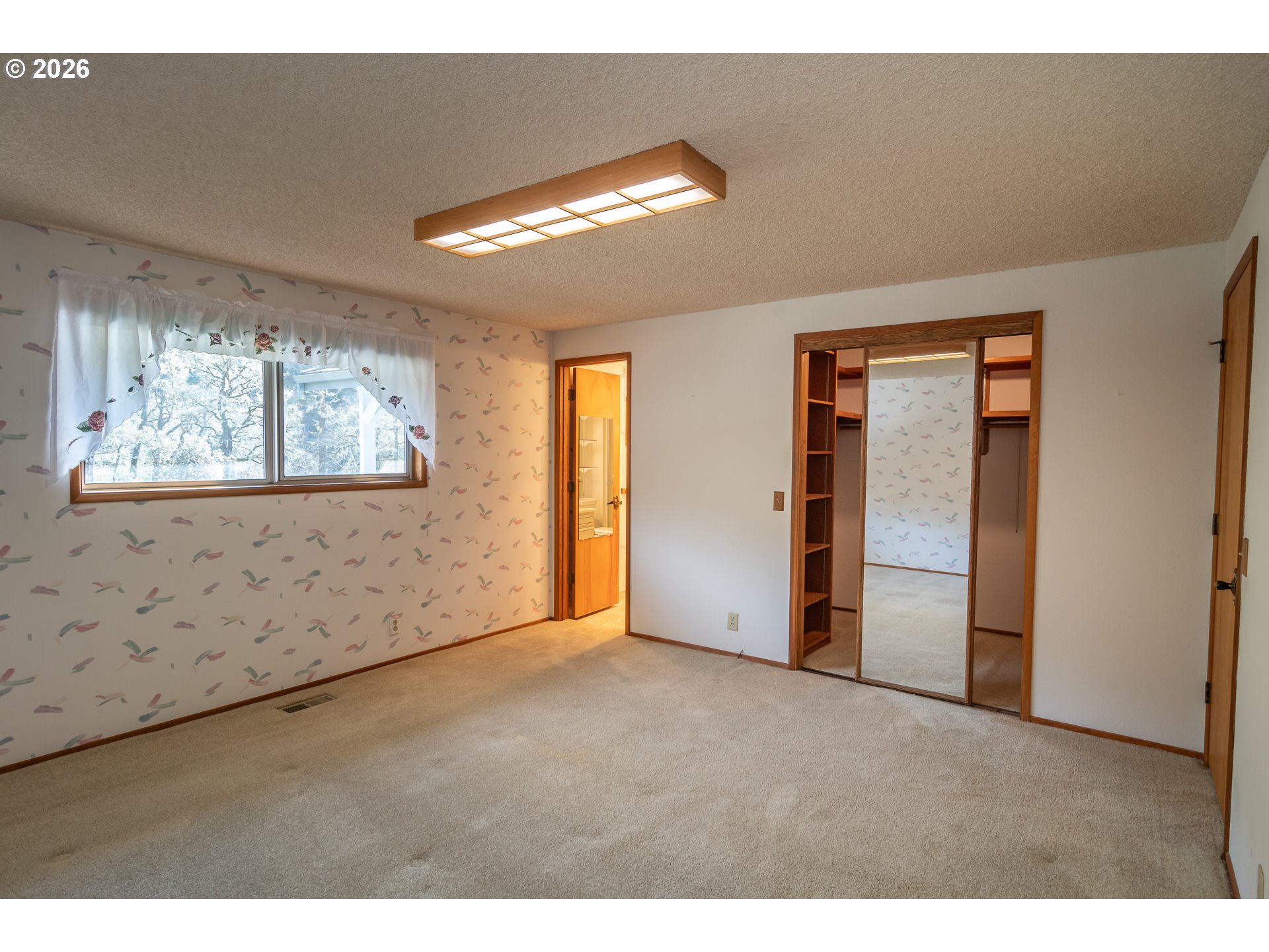 82 N RIVER DR