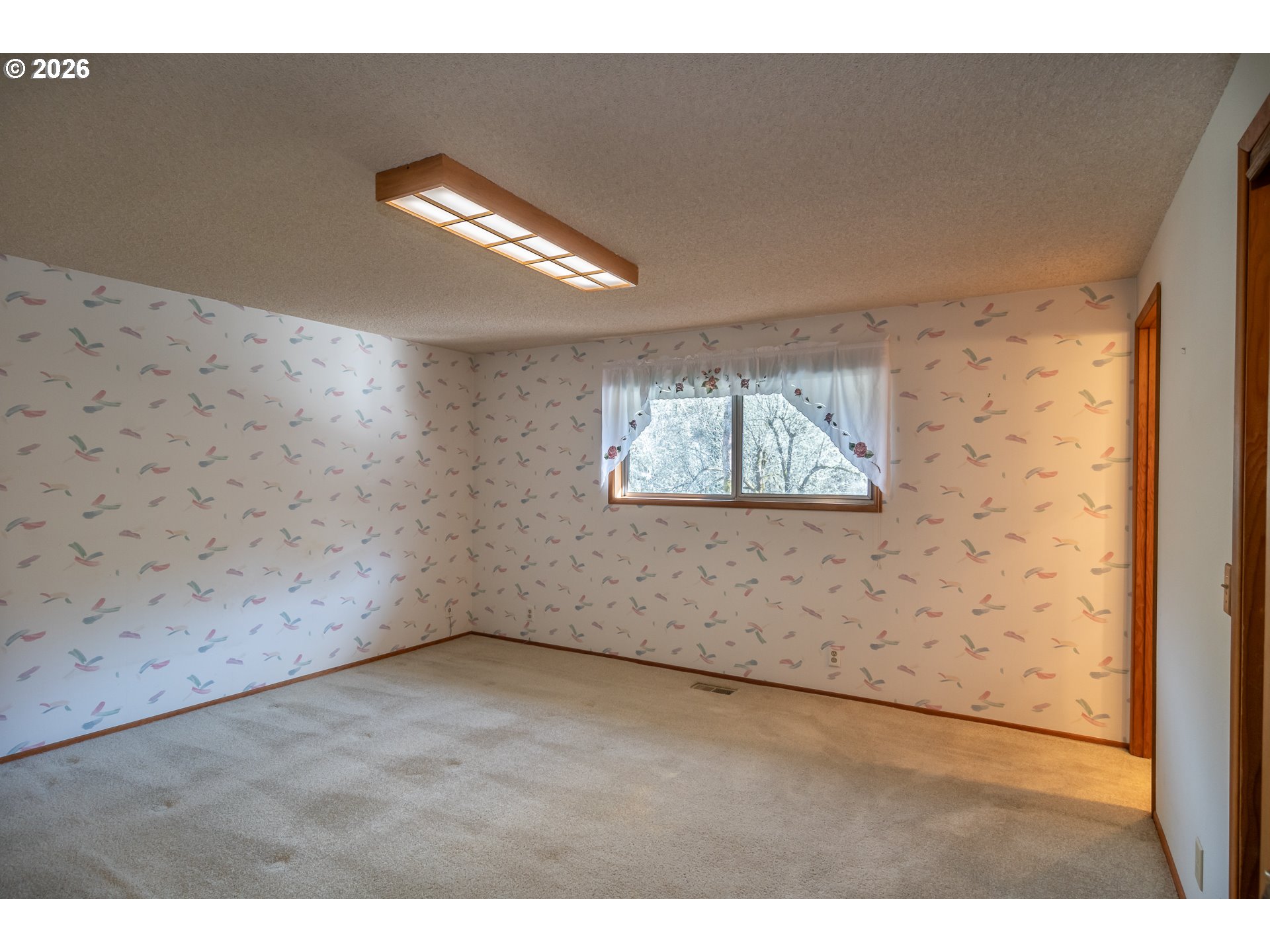 82 N RIVER DR
